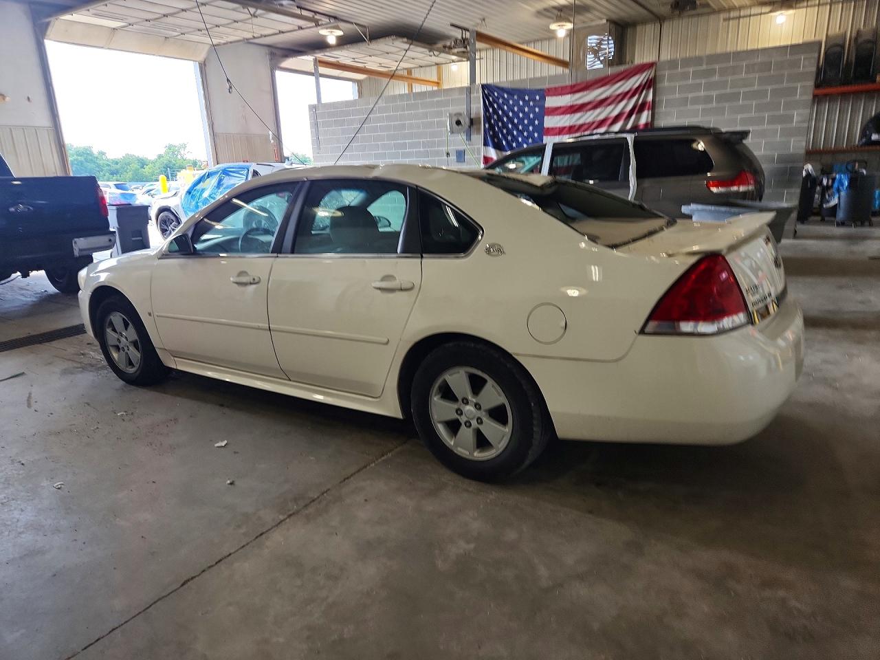 2009 Chevrolet Impala 1lt White vin: 2G1WT57N891313307