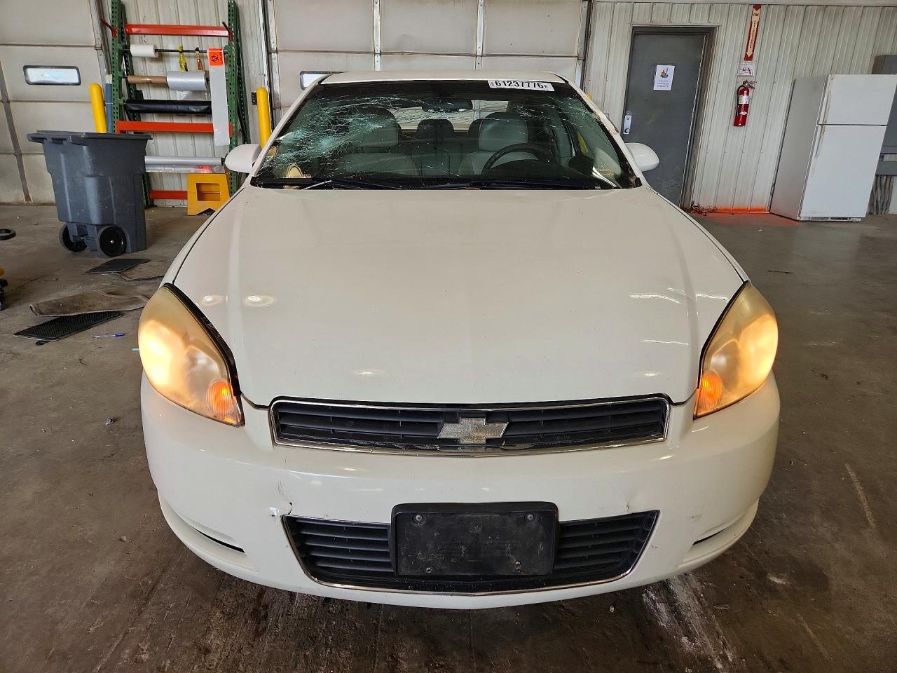 2009 Chevrolet Impala 1lt White vin: 2G1WT57N891313307