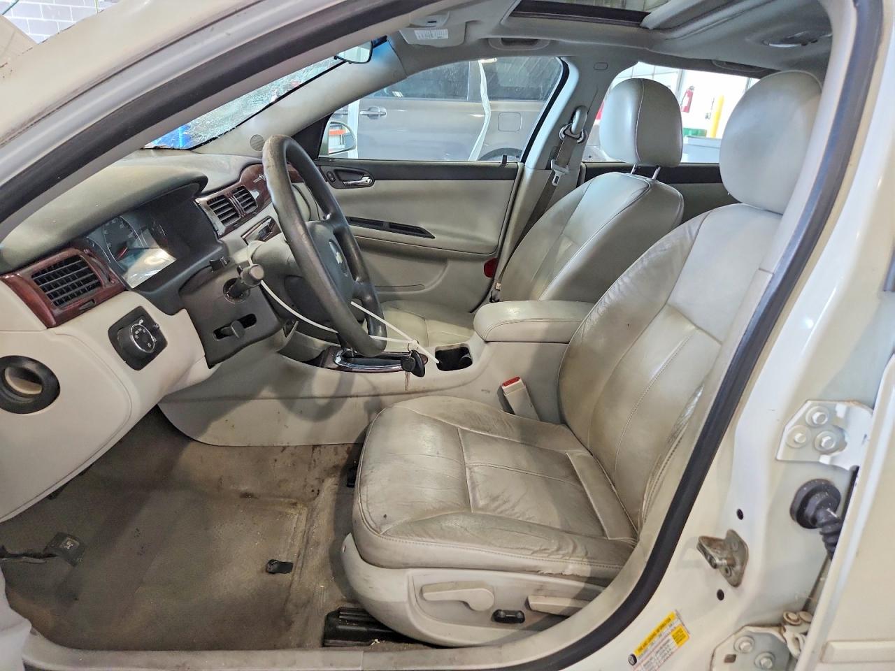 2009 Chevrolet Impala 1lt White vin: 2G1WT57N891313307