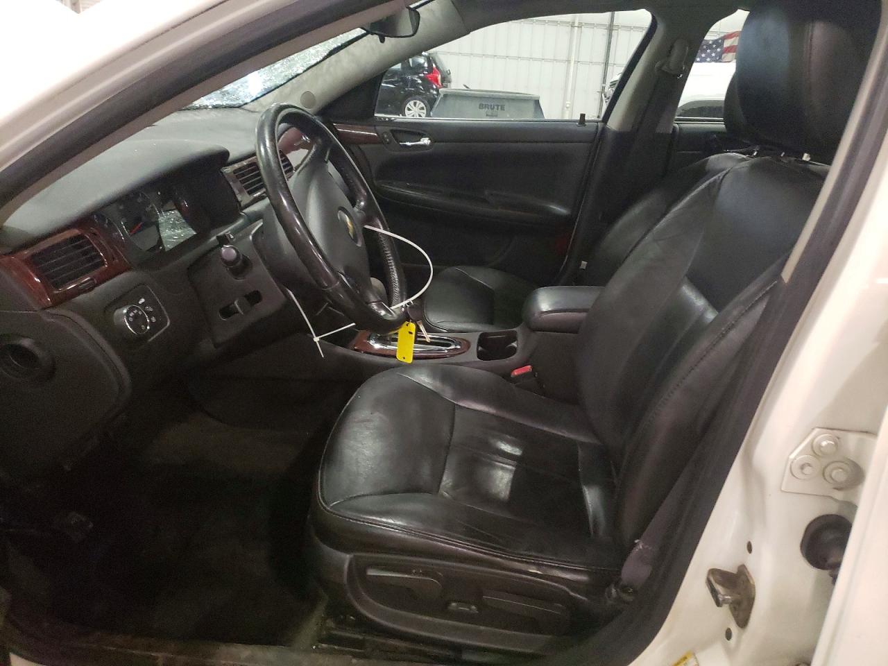 2009 Chevrolet Impala 1lt White vin: 2G1WT57N991176801