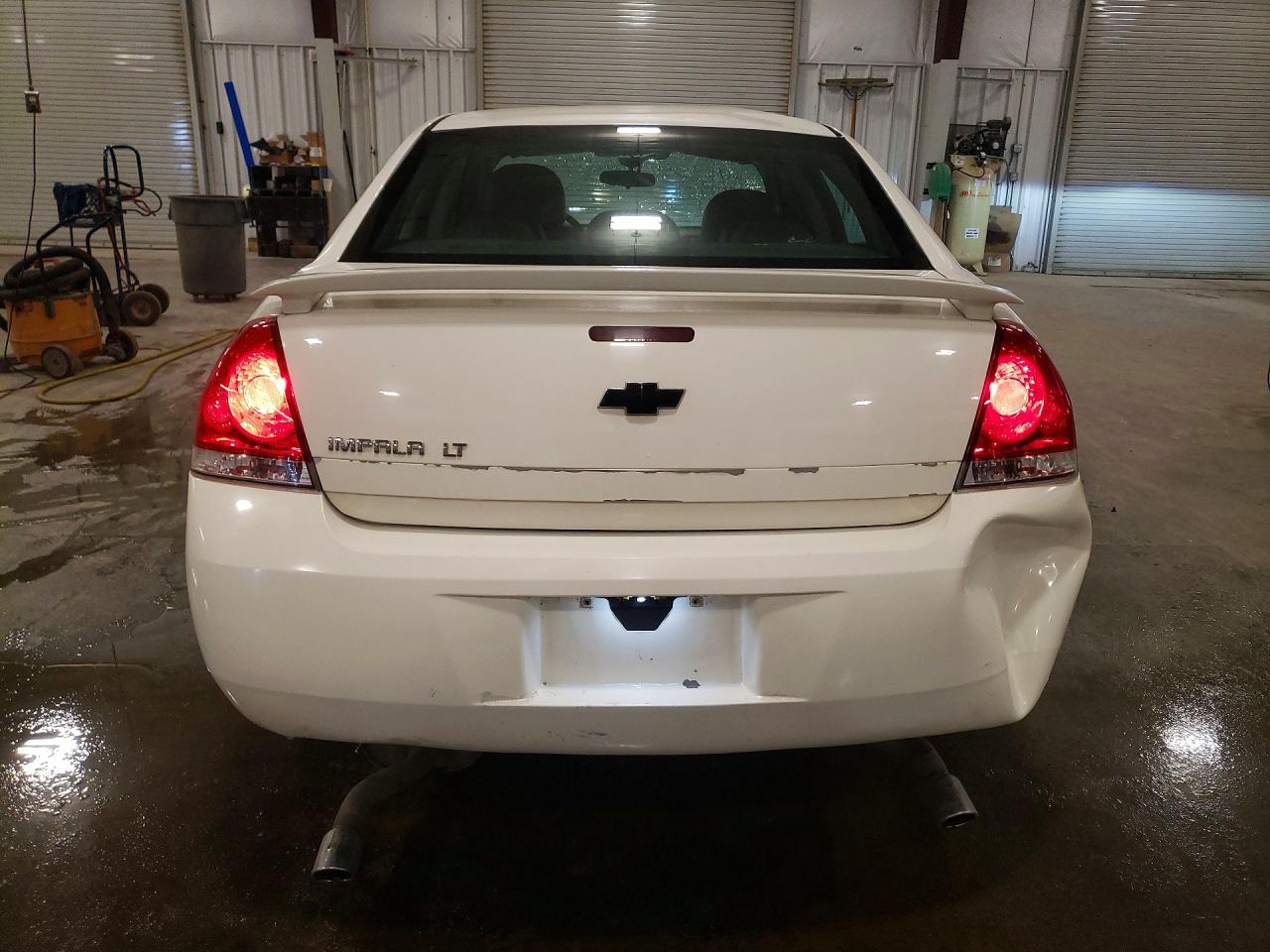 2009 Chevrolet Impala 1lt White vin: 2G1WT57N991176801