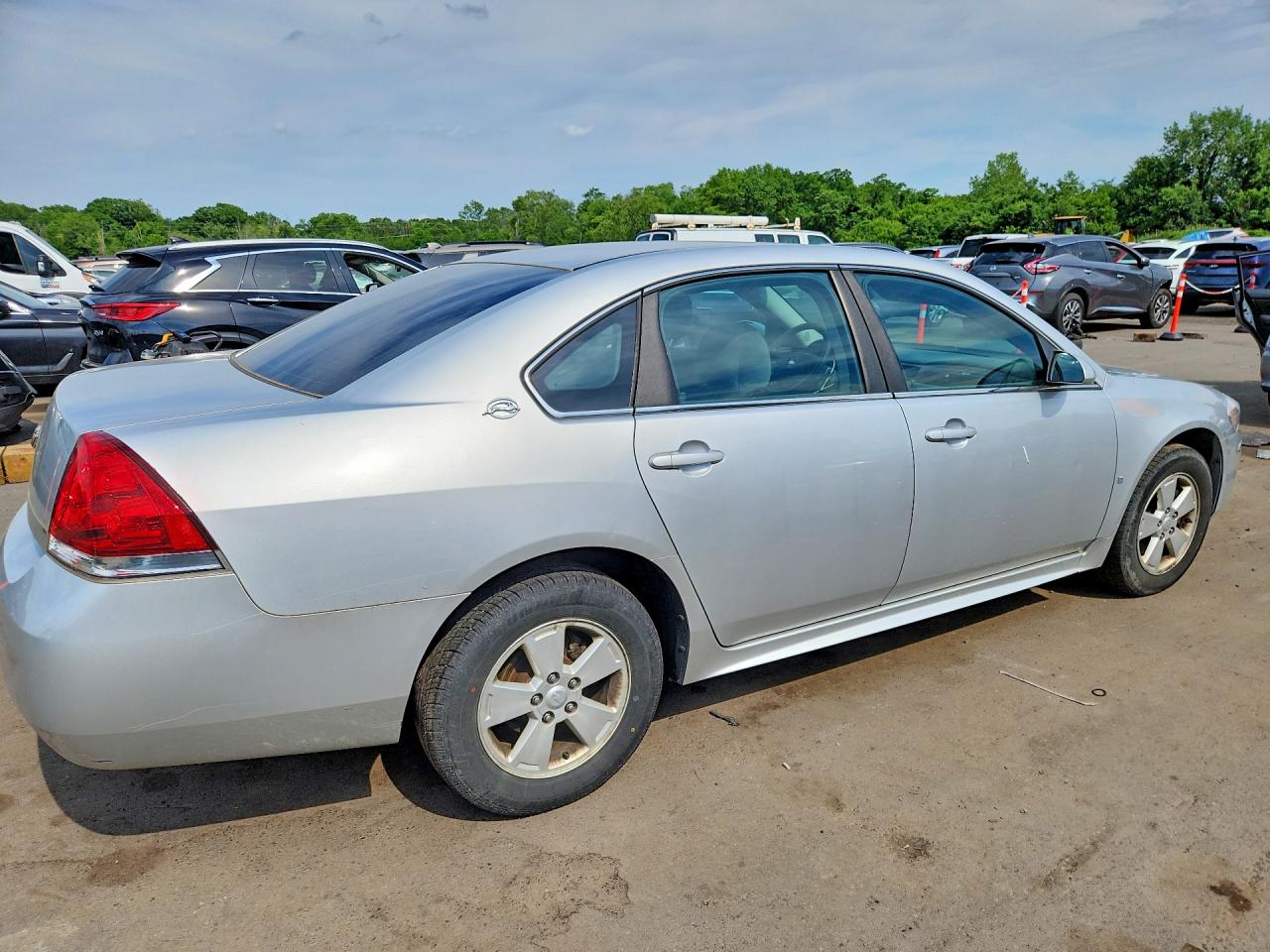 2009 Chevrolet Impala 1lt Silver vin: 2G1WT57N991244918