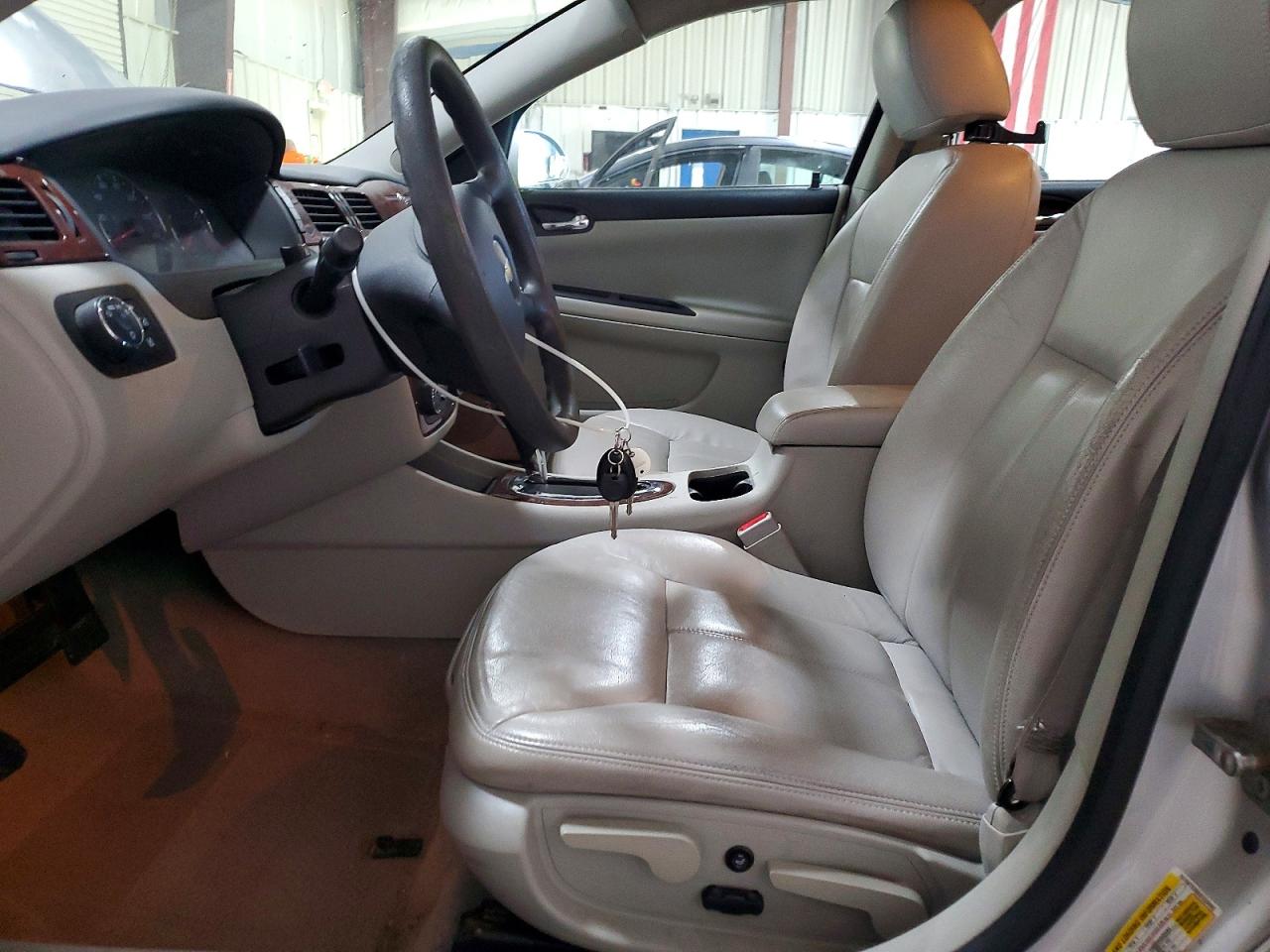 2009 Chevrolet Impala 1lt Silver vin: 2G1WT57NX91226962