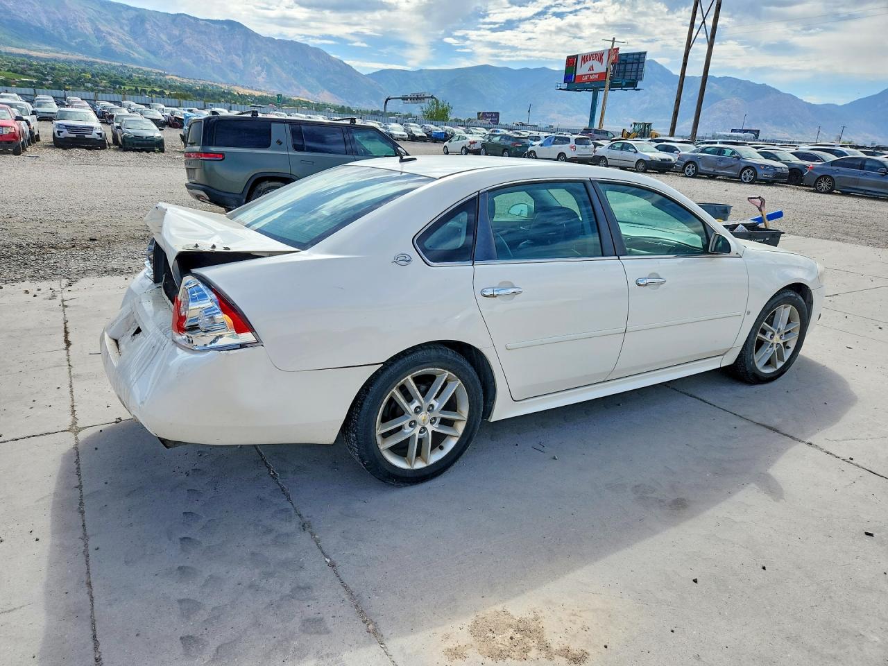 2009 Chevrolet Impala Ltz White vin: 2G1WU57M091200262