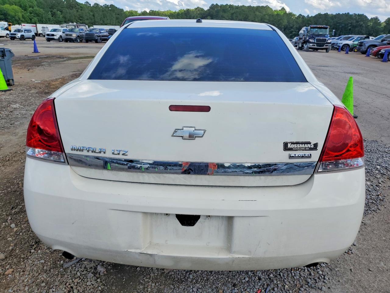 2008 Chevrolet Impala Ltz White vin: 2G1WU583281220792