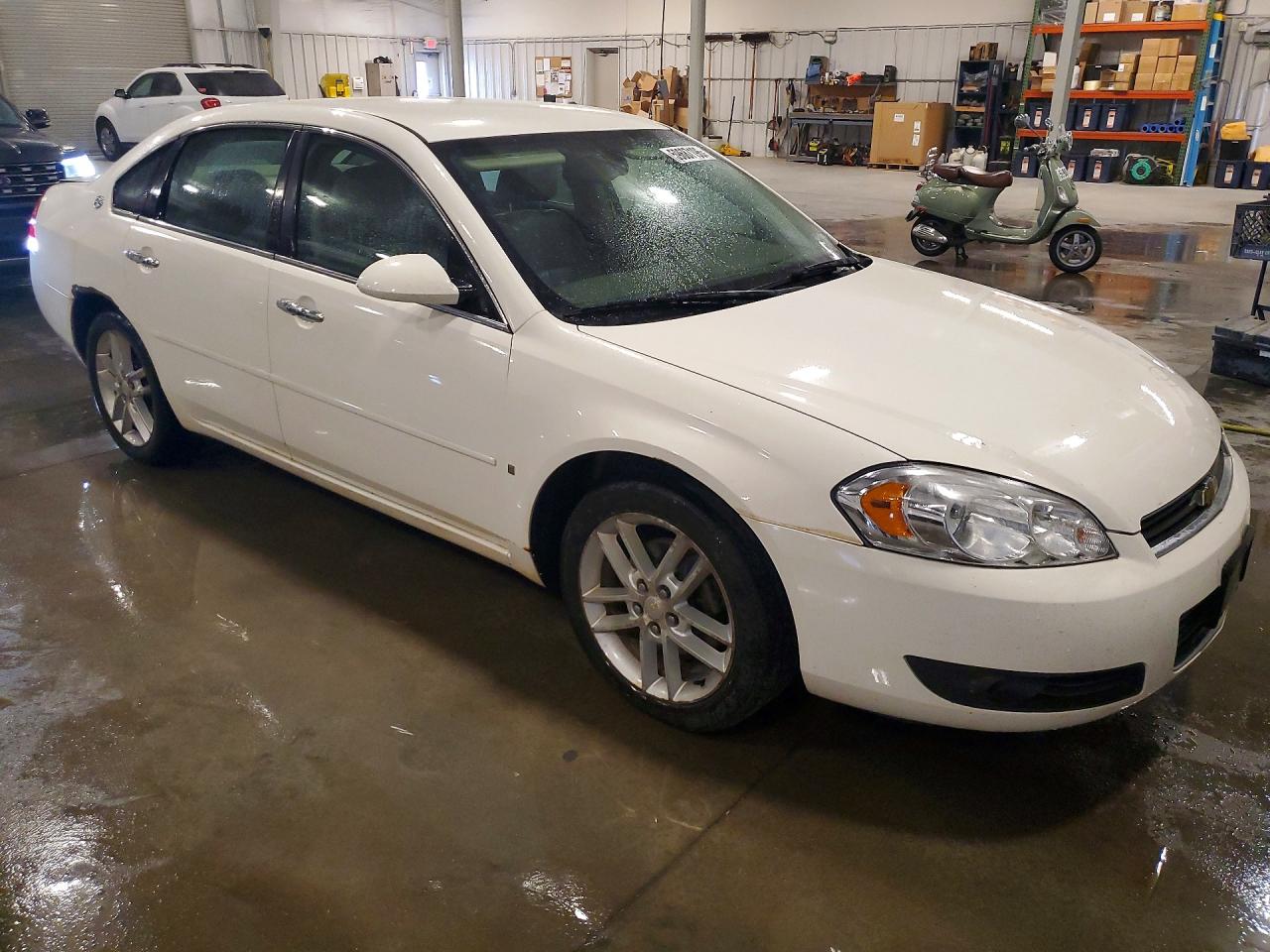 2008 Chevrolet Impala Ltz White vin: 2G1WU583989242385