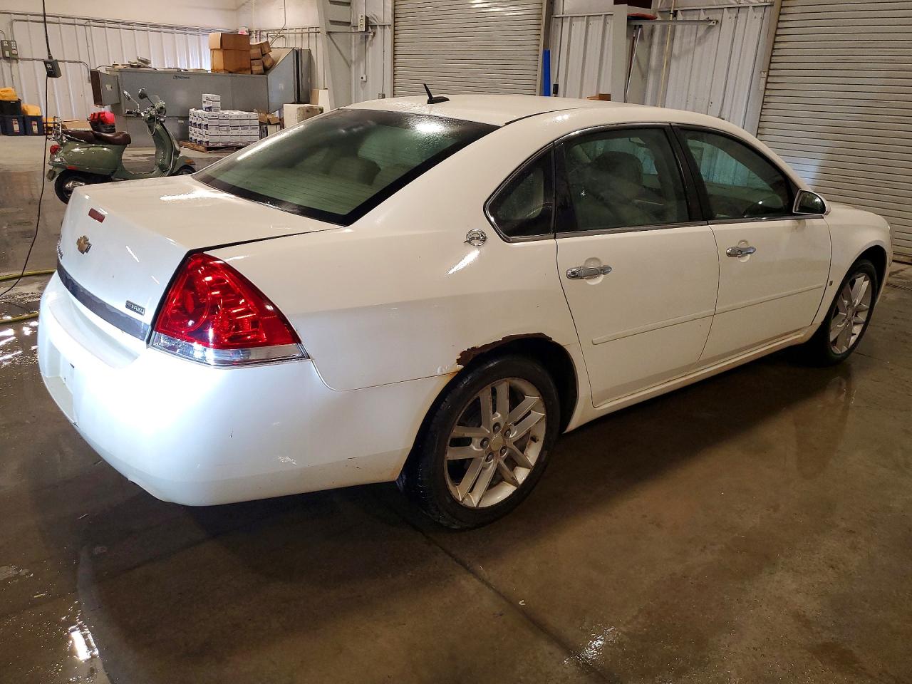 2008 Chevrolet Impala Ltz White vin: 2G1WU583989242385