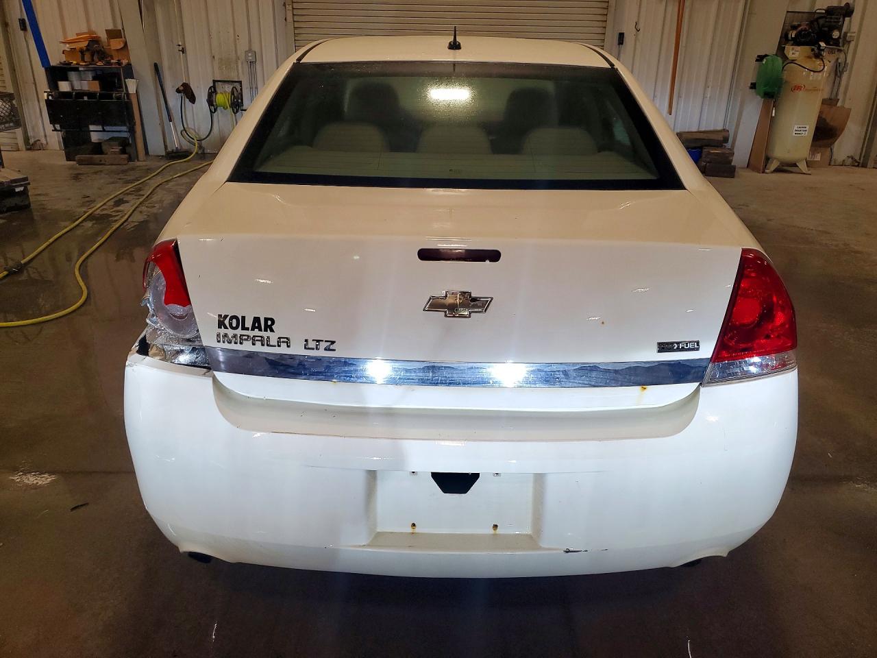 2008 Chevrolet Impala Ltz White vin: 2G1WU583989242385