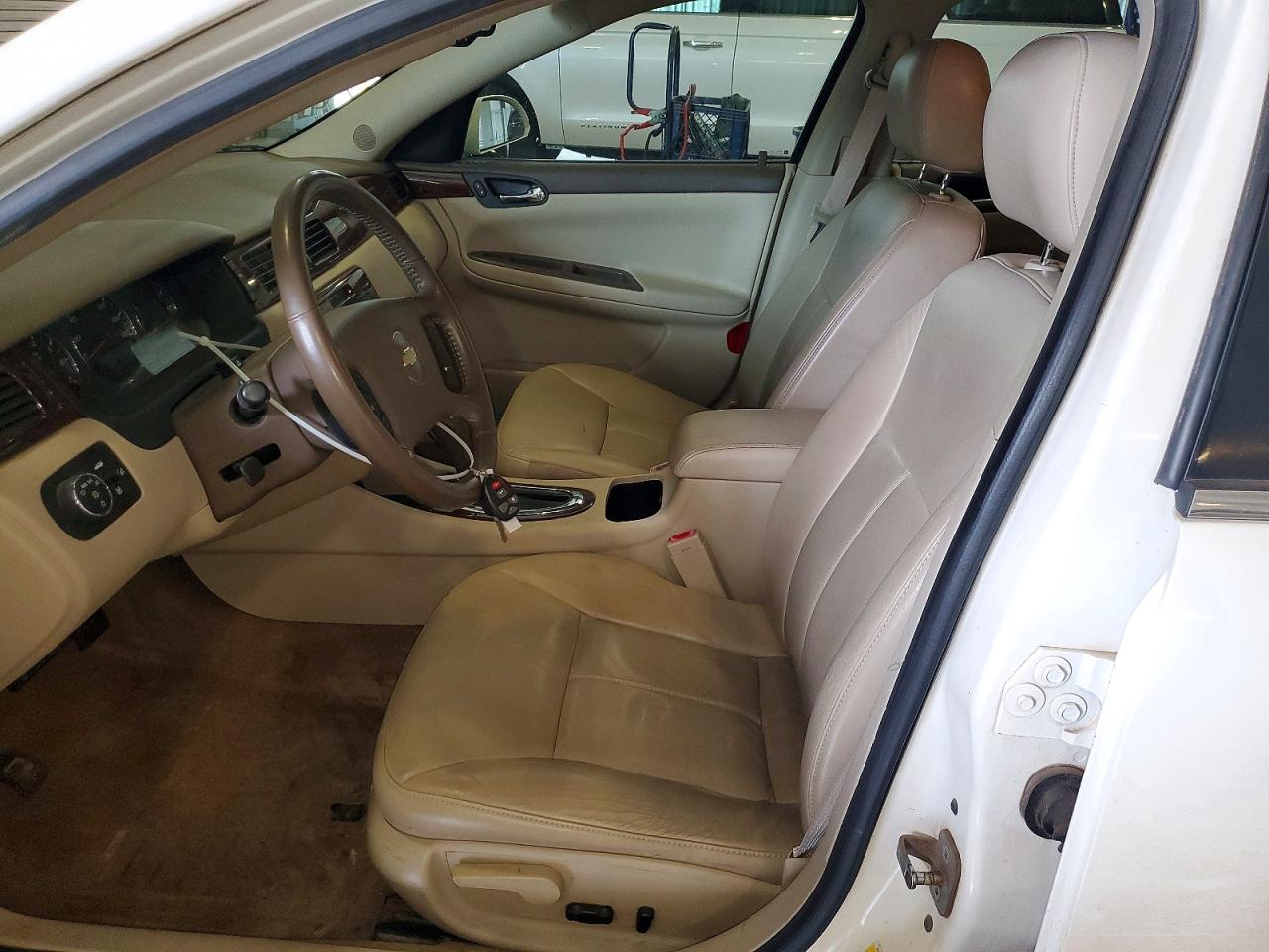 2008 Chevrolet Impala Ltz White vin: 2G1WU583989242385