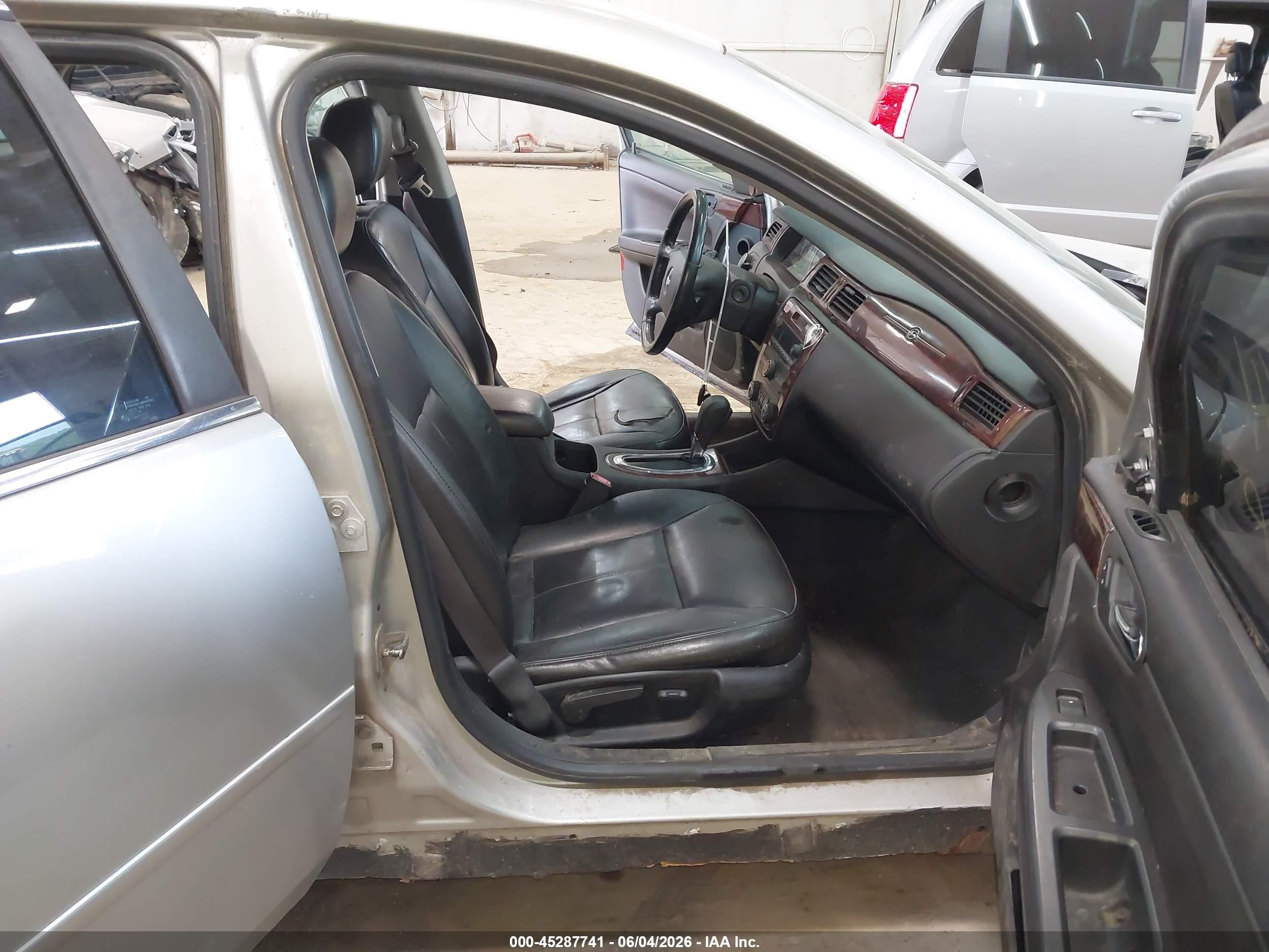 2008 Chevrolet Impala Ltz Silver vin: 2G1WU583X89276240