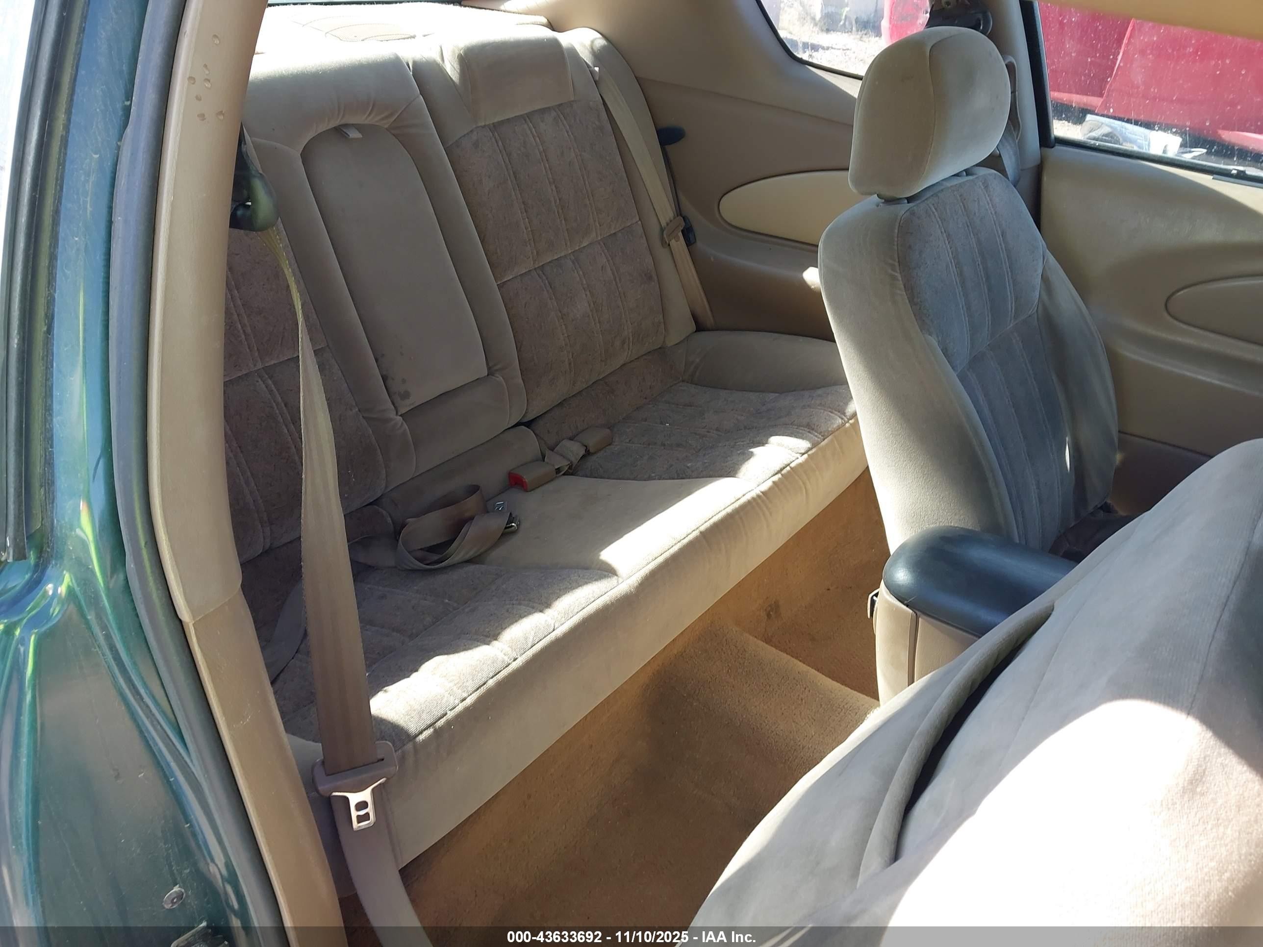 2000 Chevrolet Monte Carlo Ls Зеленый vin: 2G1WW12E8Y9275956