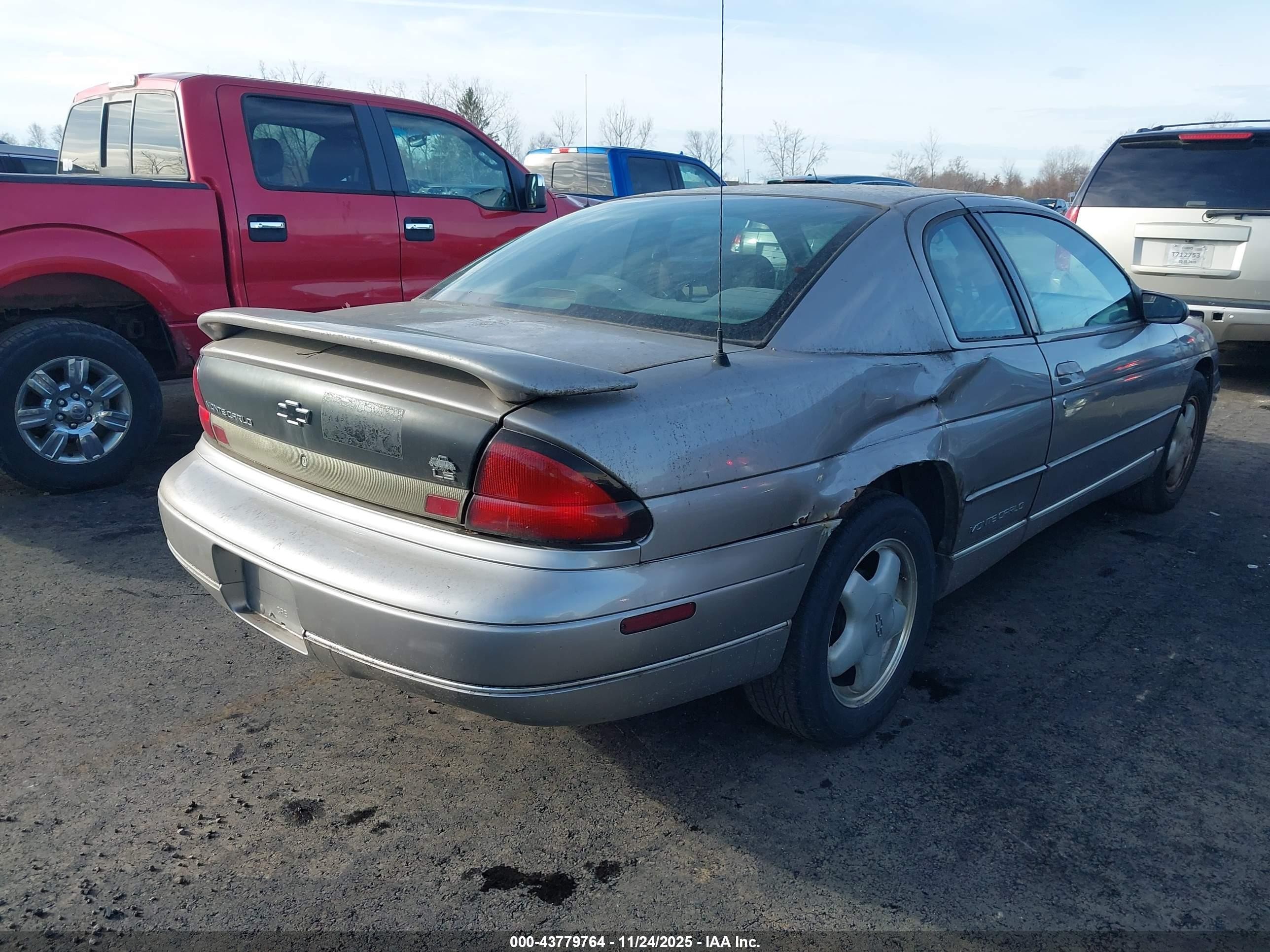 1997 Chevrolet Monte Carlo Ls Silver vin: 2G1WW12M3V9215229