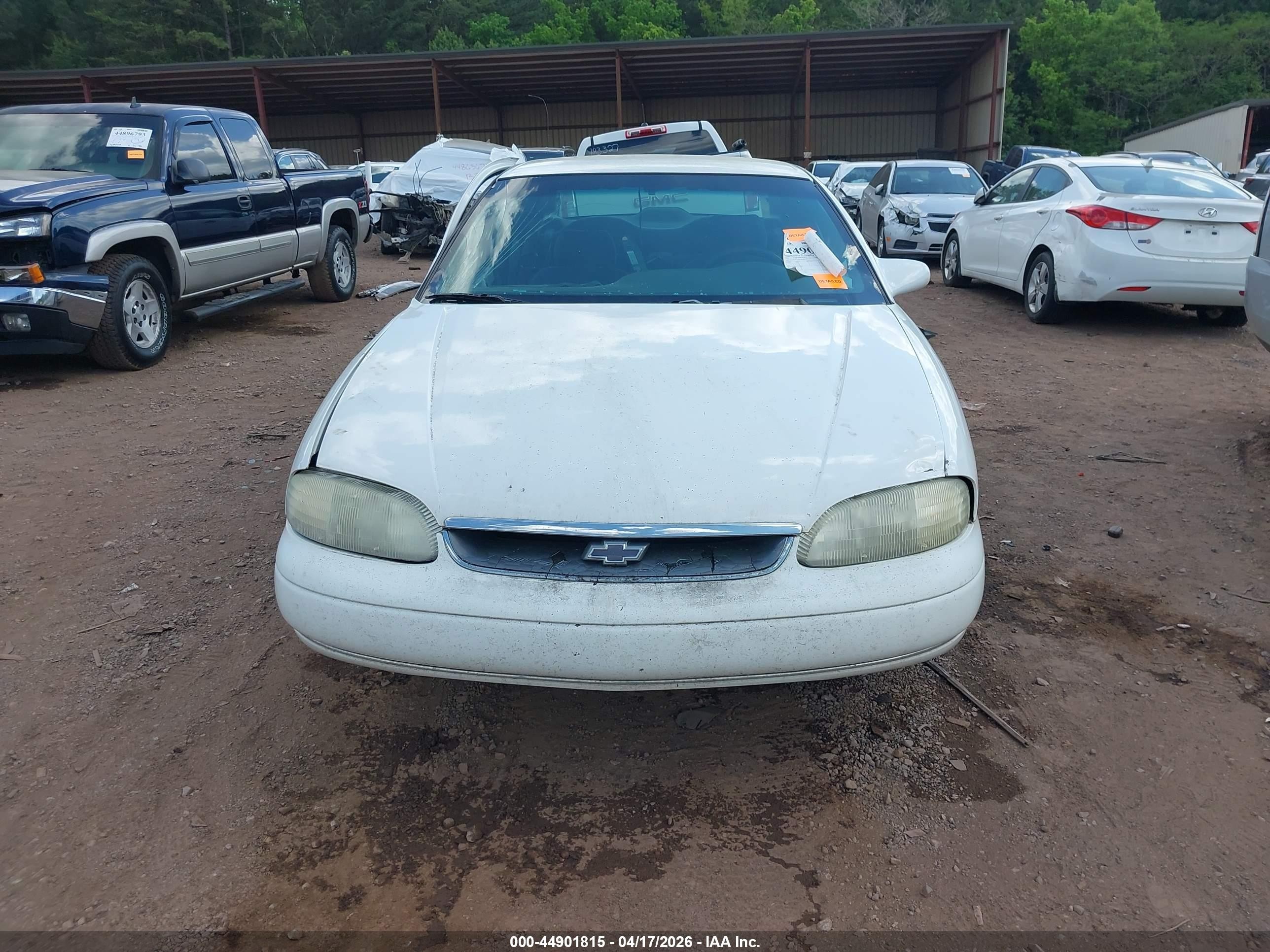1997 Chevrolet Monte Carlo Ls White vin: 2G1WW12M5V9323142