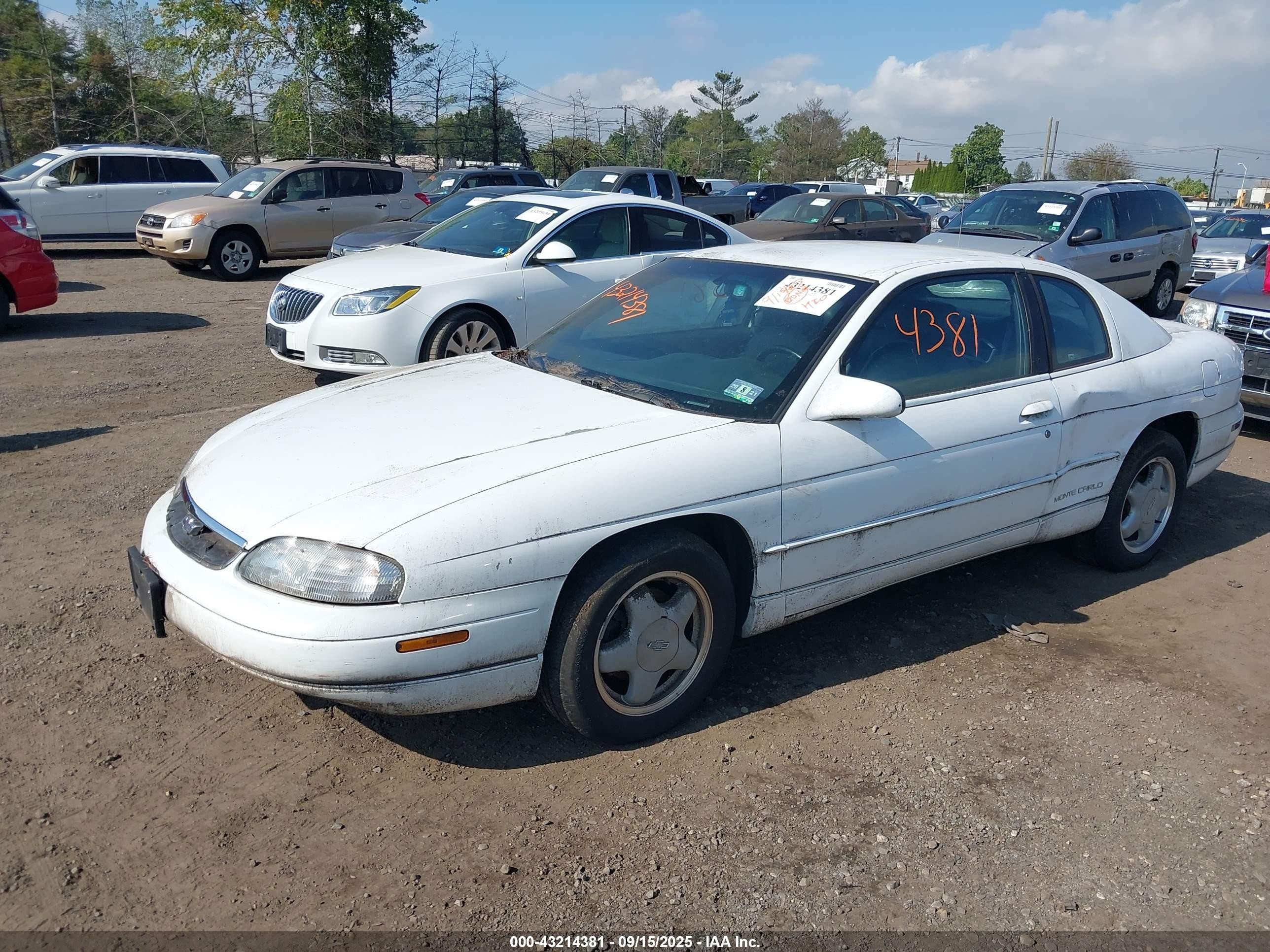 1997 Chevrolet Monte Carlo Ls White vin: 2G1WW12M8V9187041