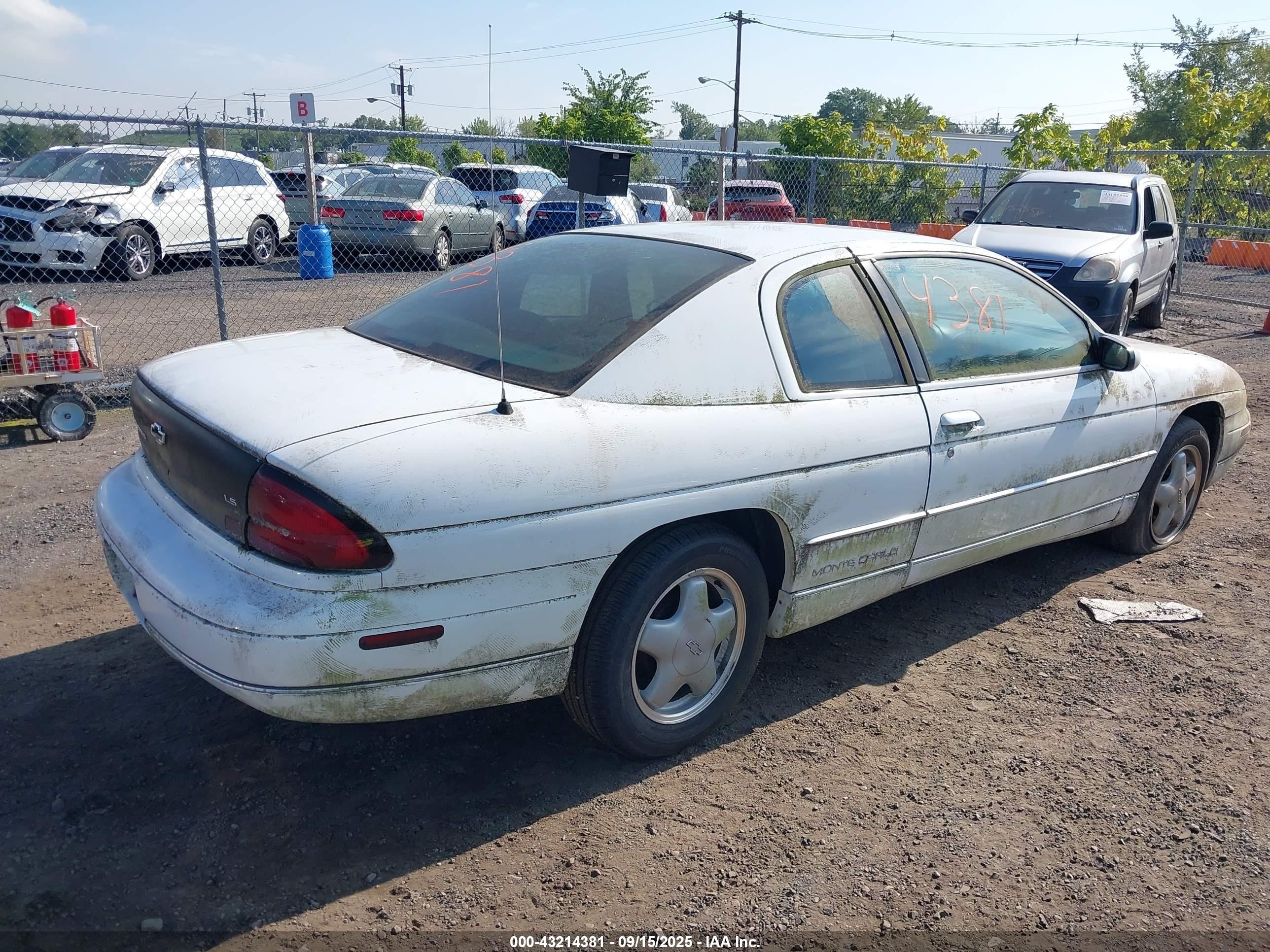 1997 Chevrolet Monte Carlo Ls White vin: 2G1WW12M8V9187041
