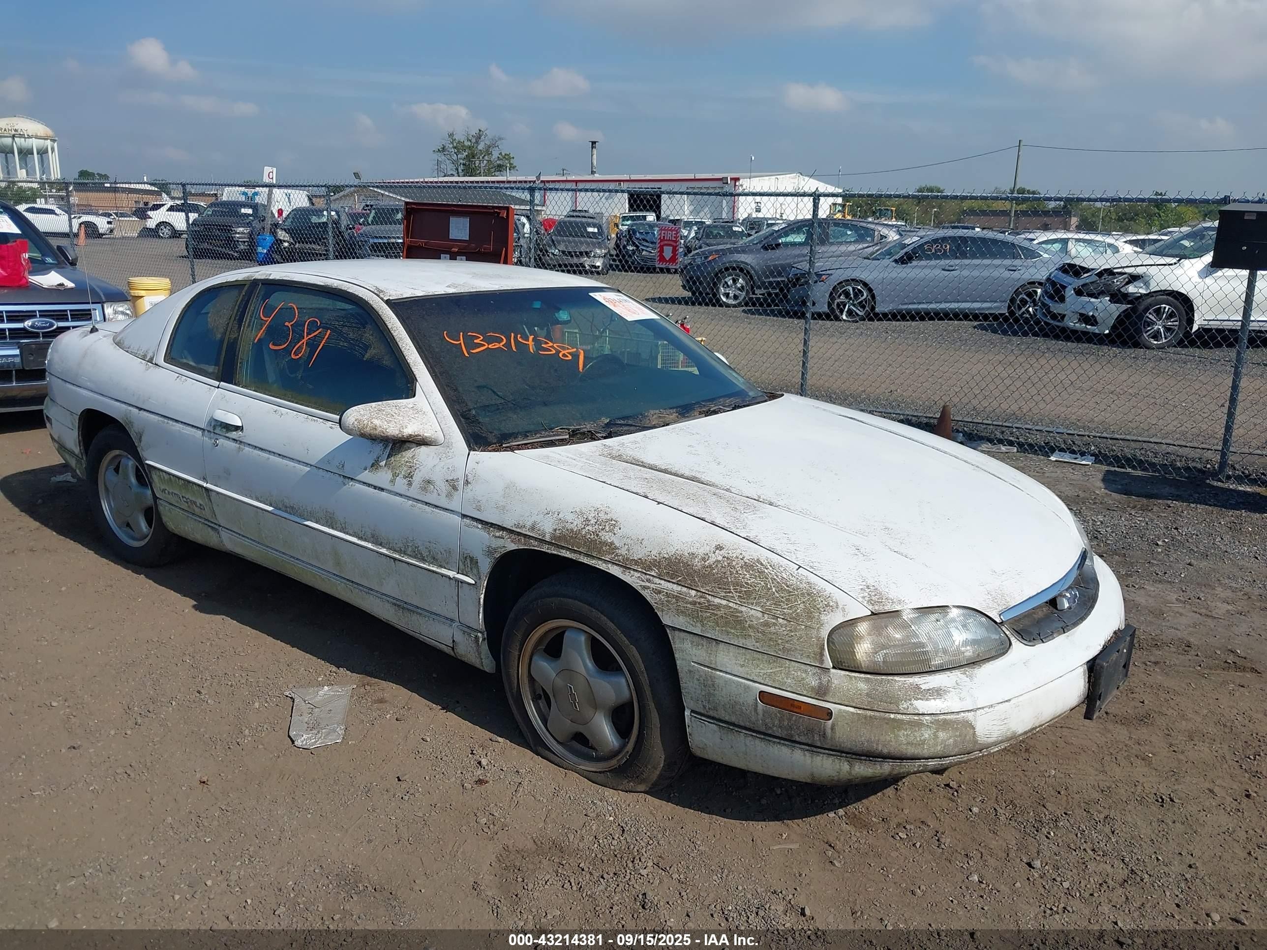 1997 Chevrolet Monte Carlo Ls White vin: 2G1WW12M8V9187041