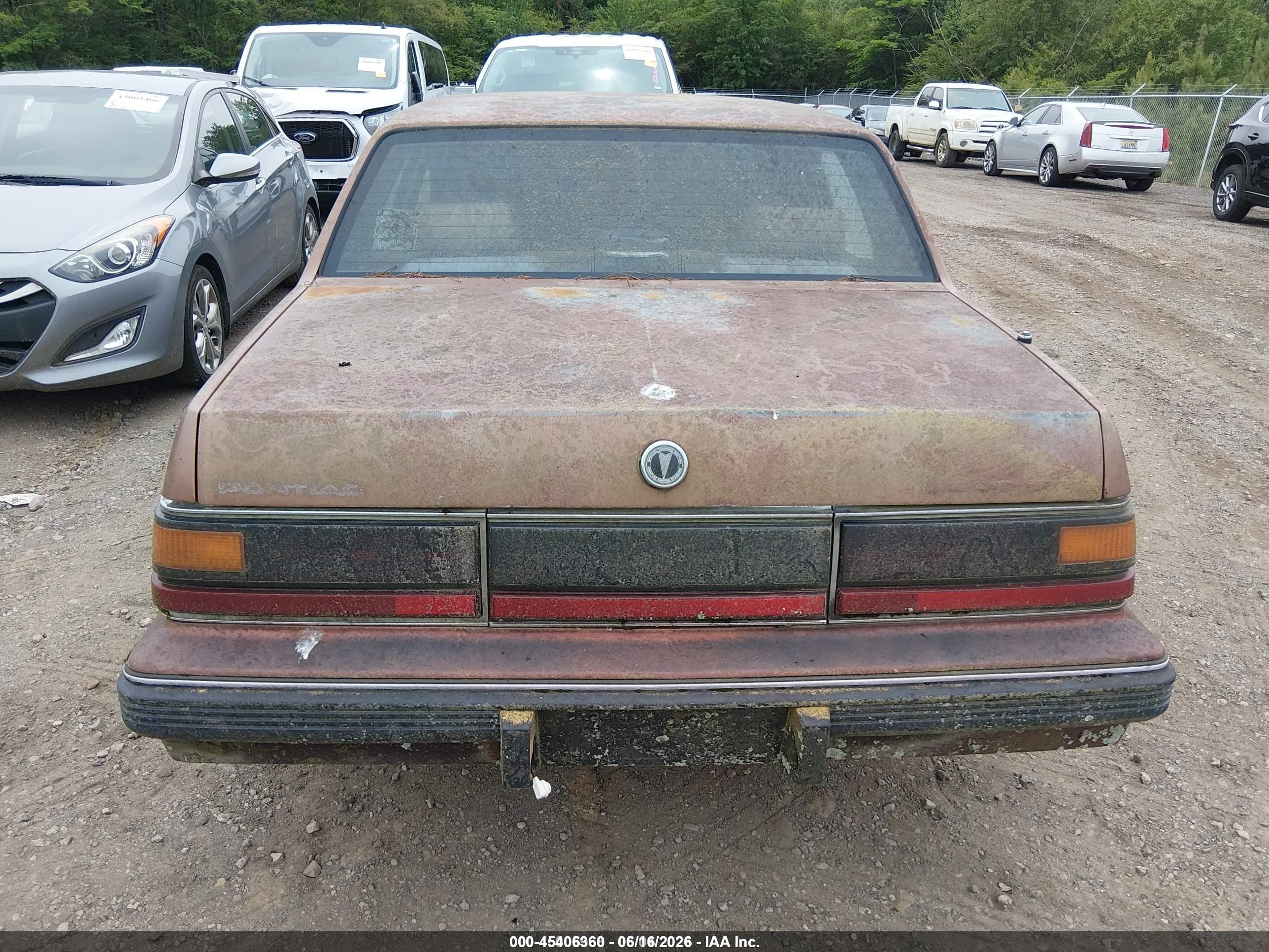 1986 Pontiac 6000 Ste Red vin: 2G2AH19W5G9278133