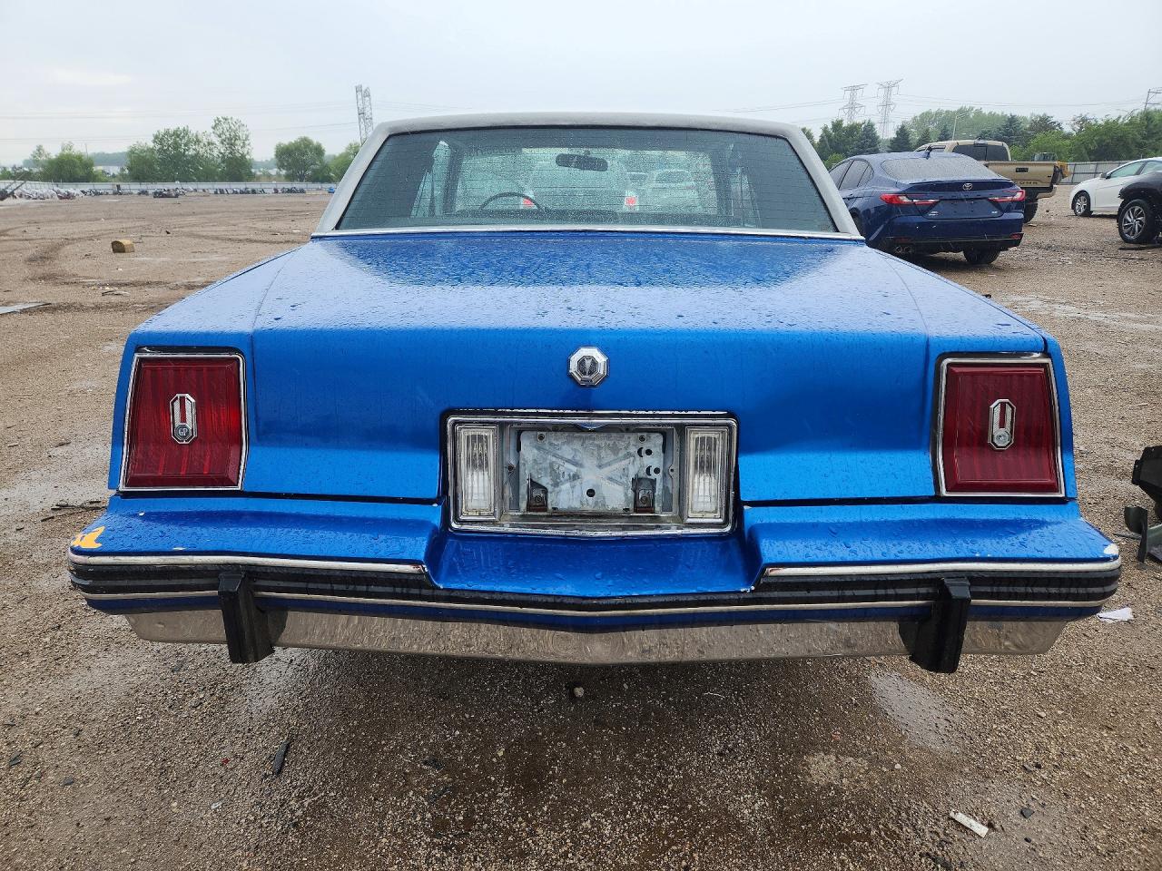 1984 Pontiac Grand Prix Le Синий vin: 2G2AK37H2E2256548