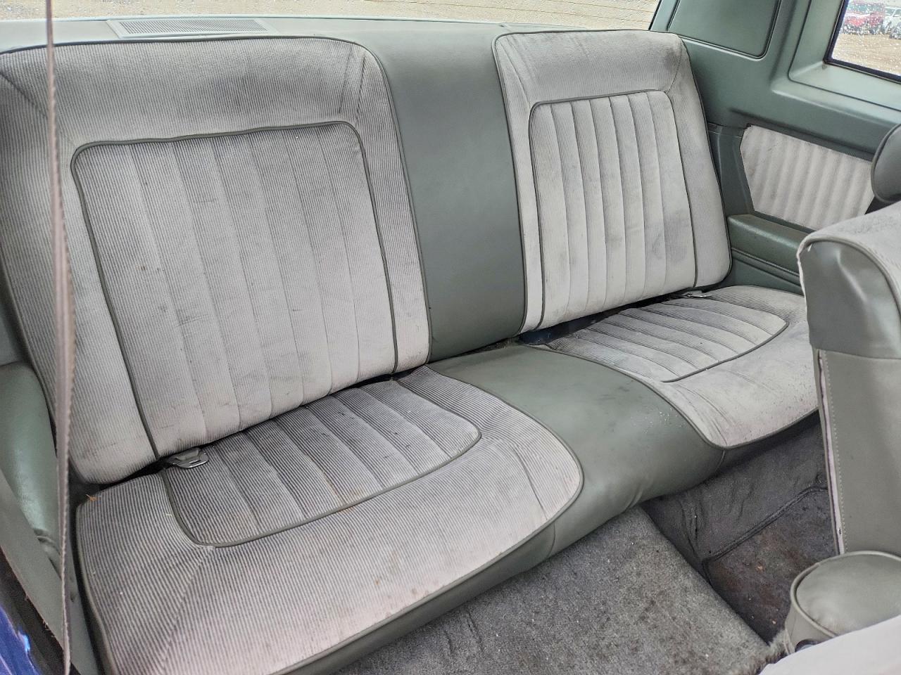 1984 Pontiac Grand Prix Le Синий vin: 2G2AK37H2E2256548