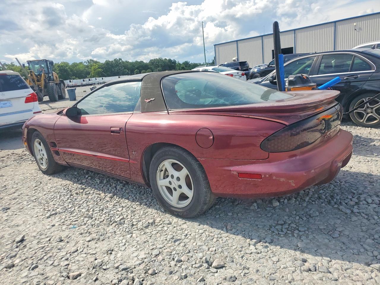 2001 Pontiac Firebird Burgundy vin: 2G2FS22K012126572