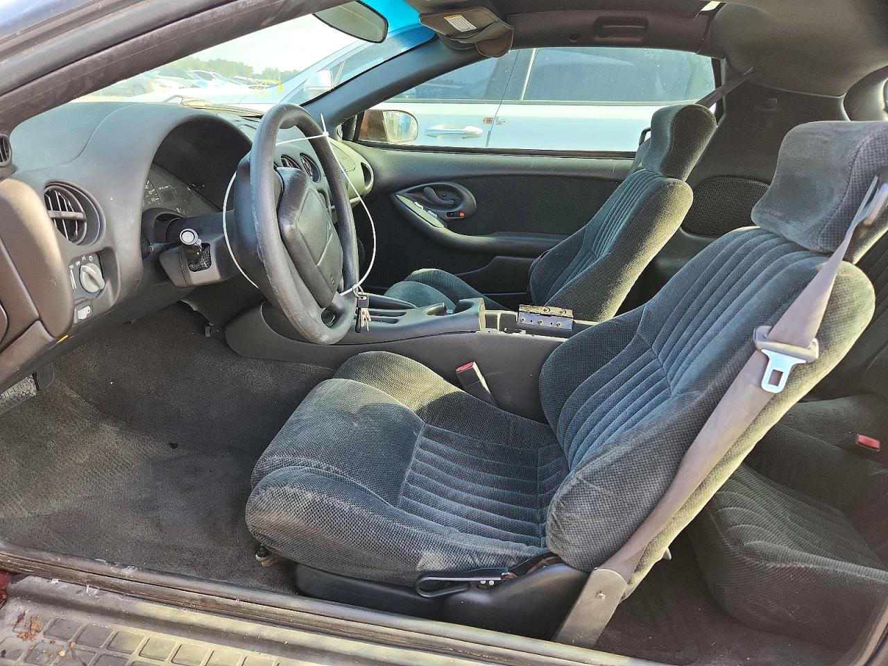 2001 Pontiac Firebird Burgundy vin: 2G2FS22K012126572
