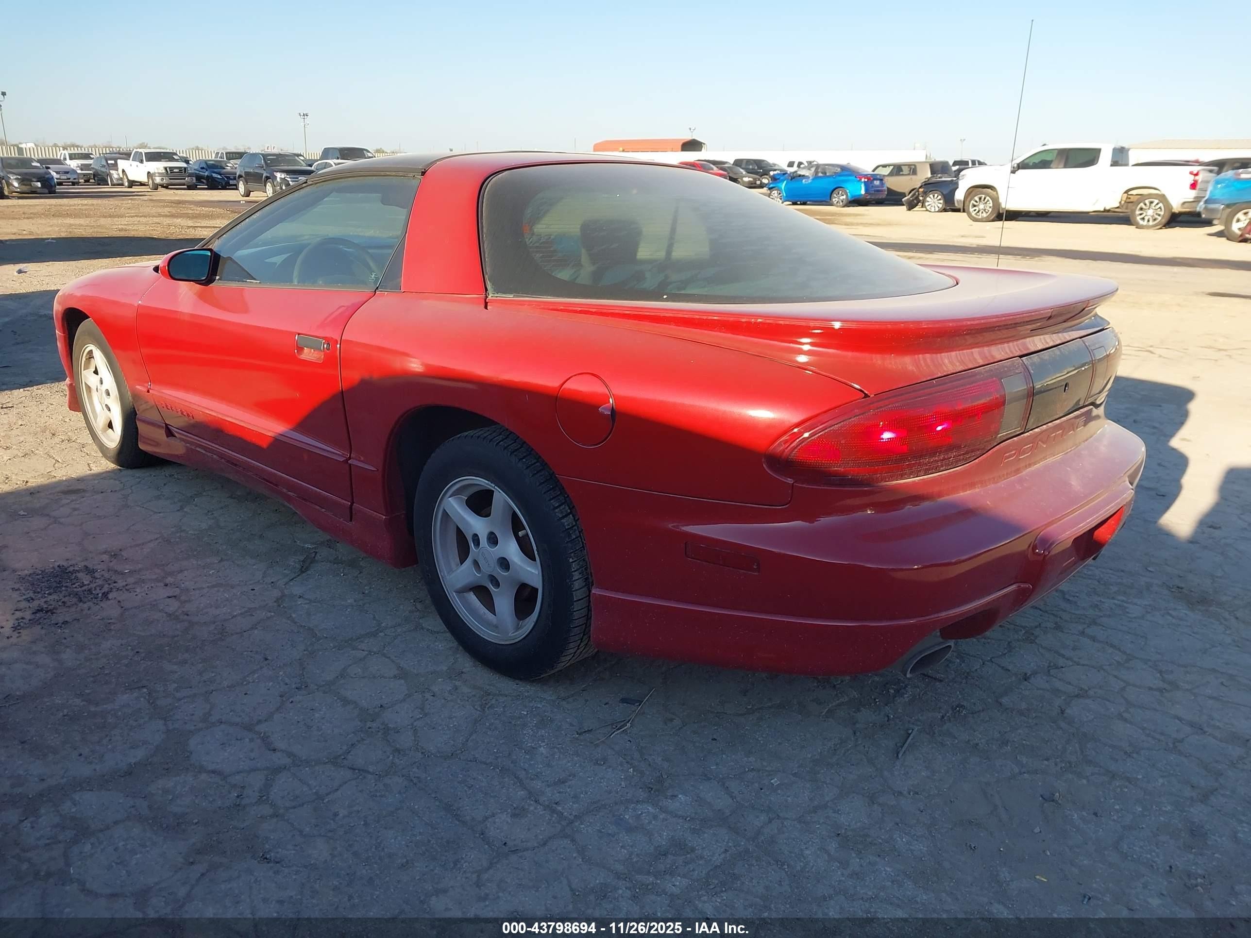 1997 Pontiac Firebird   Red vin: 2G2FS22K0V2209716