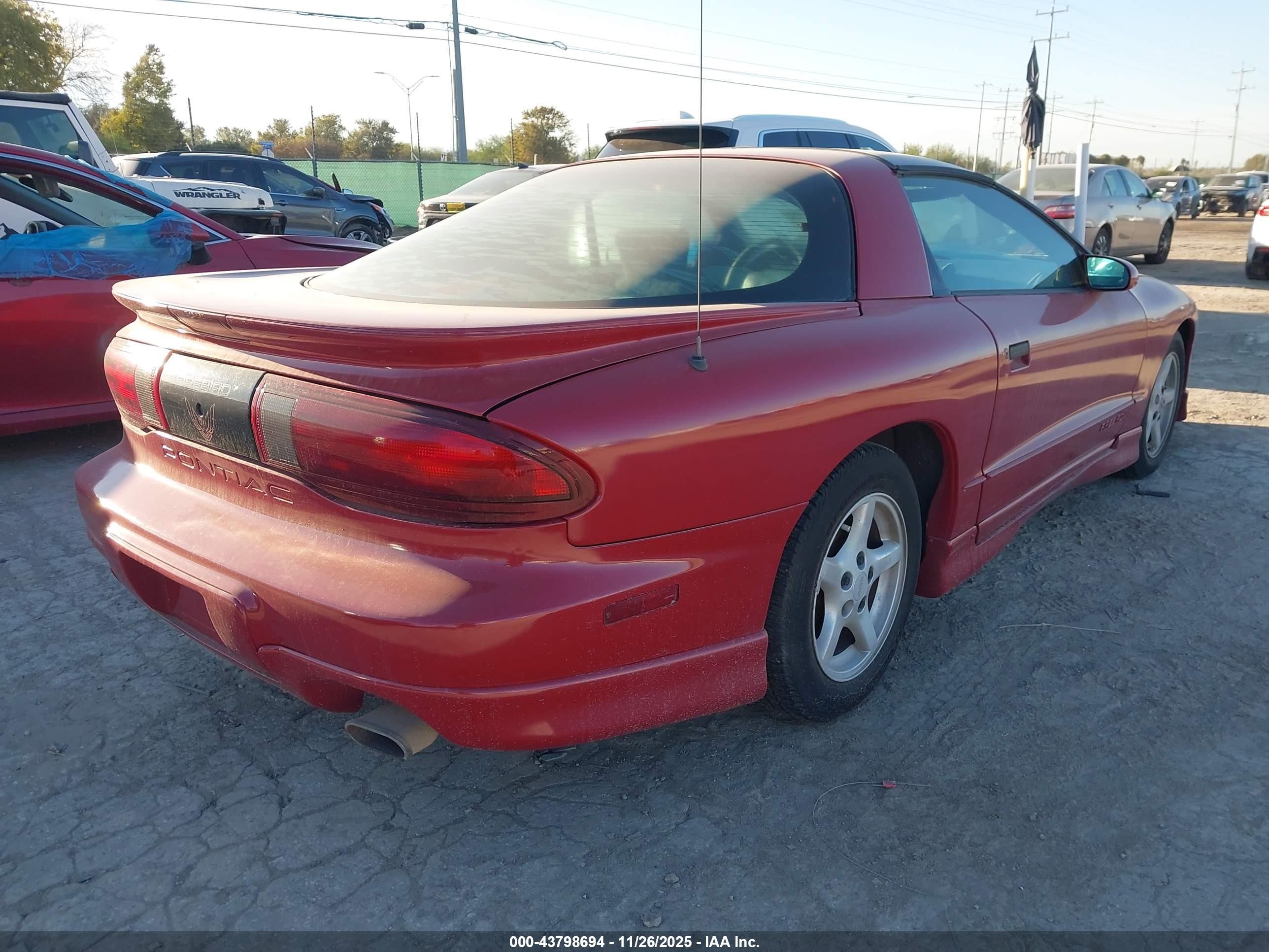 1997 Pontiac Firebird   Red vin: 2G2FS22K0V2209716