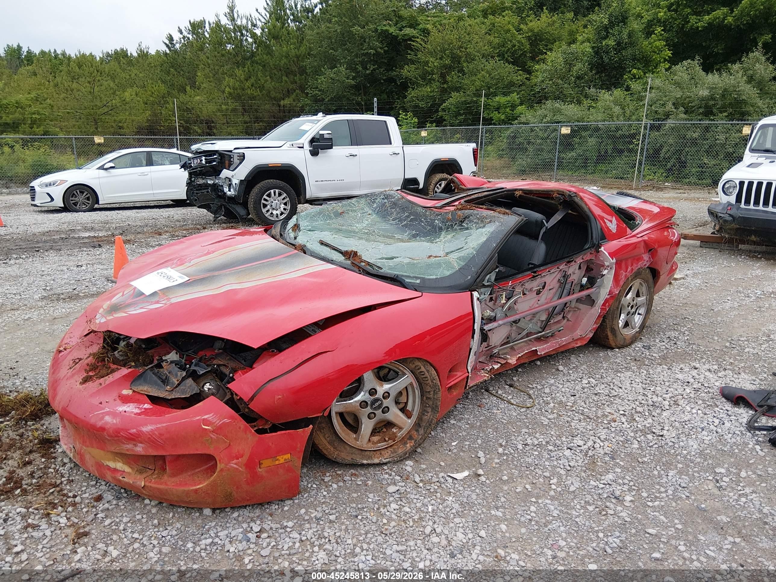 2002 Pontiac Firebird   Red vin: 2G2FS22K122147433