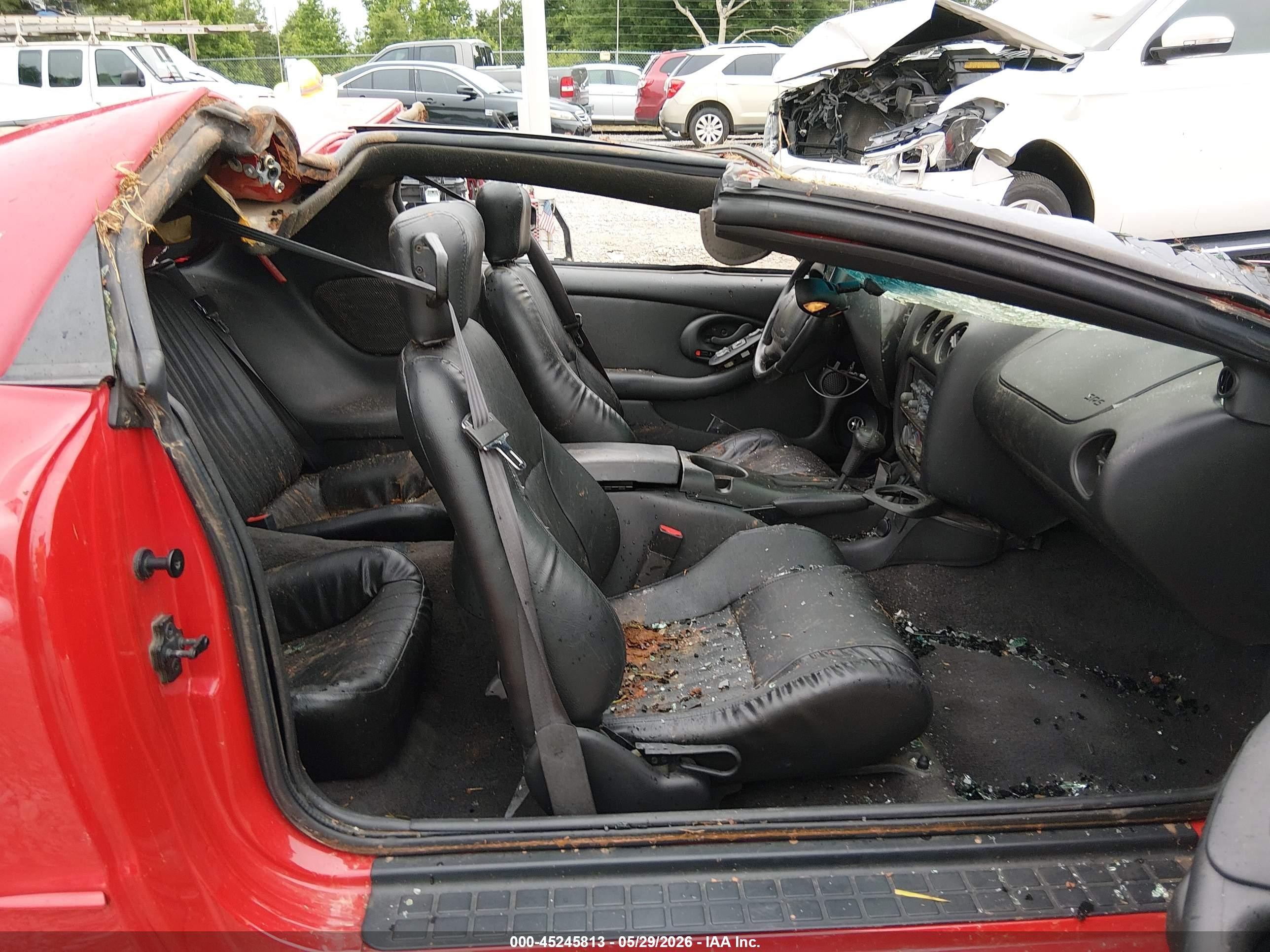 2002 Pontiac Firebird   Red vin: 2G2FS22K122147433