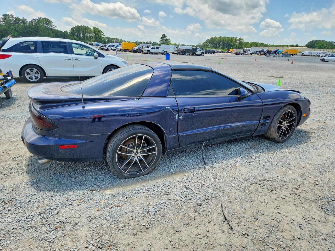 1998 Pontiac Firebird Blue vin: 2G2FS22K1W2205868