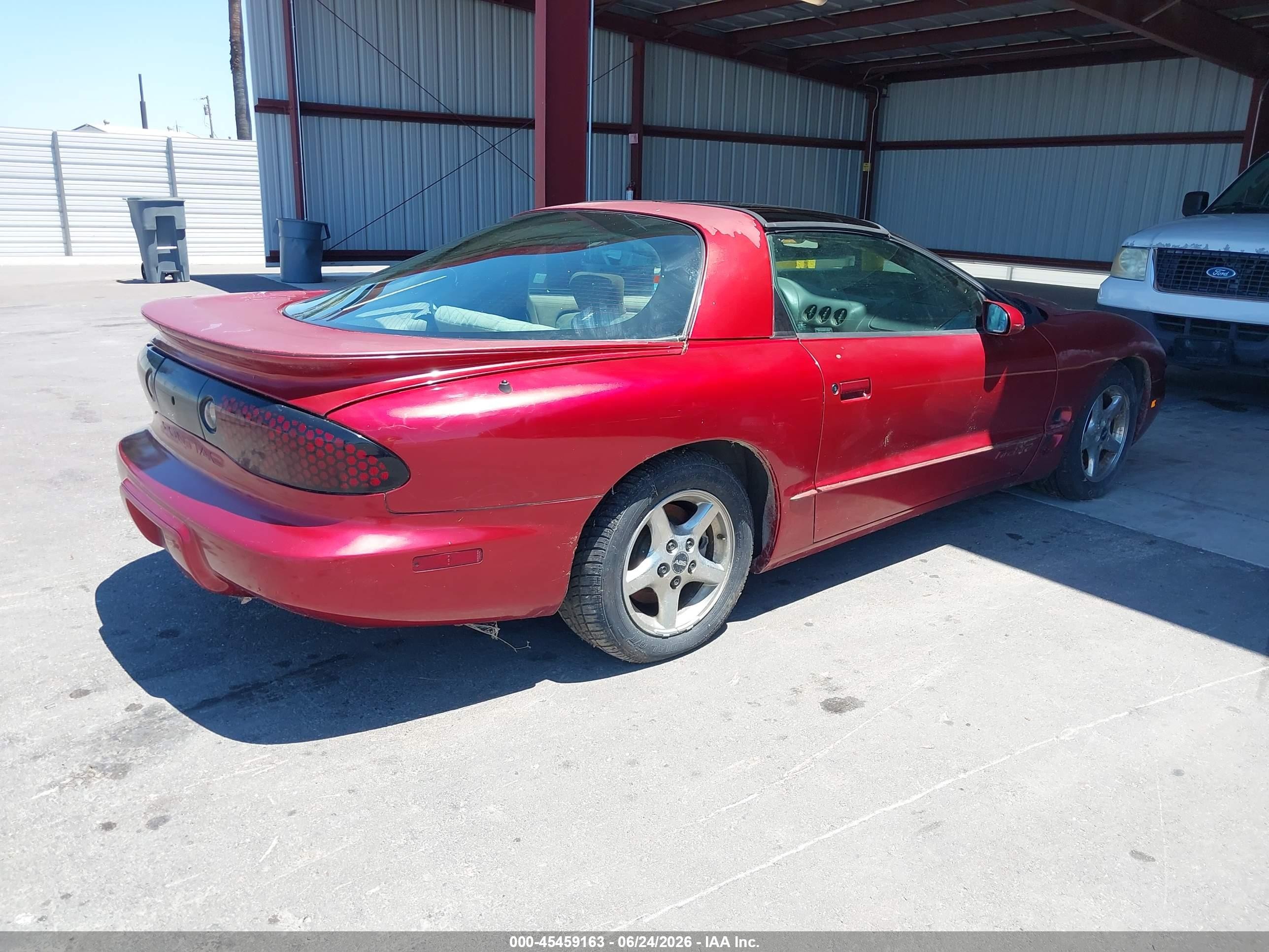 1998 Pontiac Firebird   Красный vin: 2G2FS22K1W2209676
