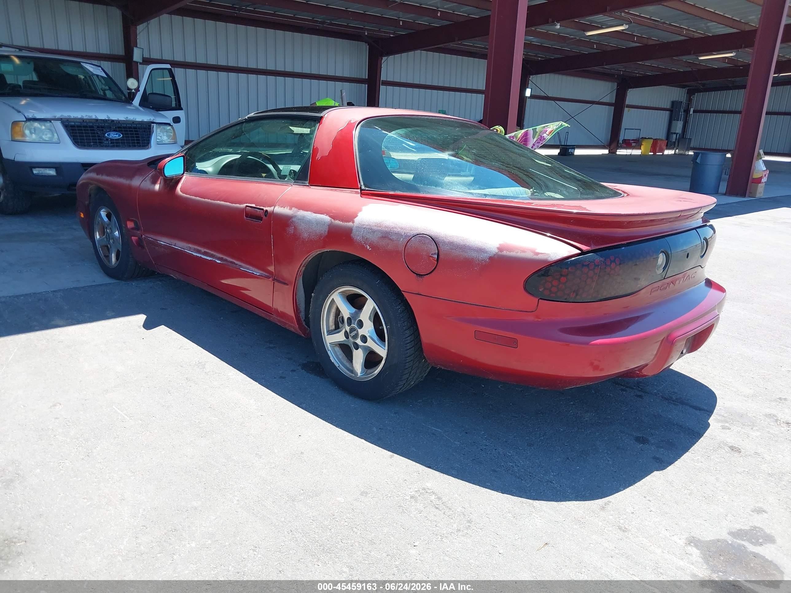 1998 Pontiac Firebird   Красный vin: 2G2FS22K1W2209676