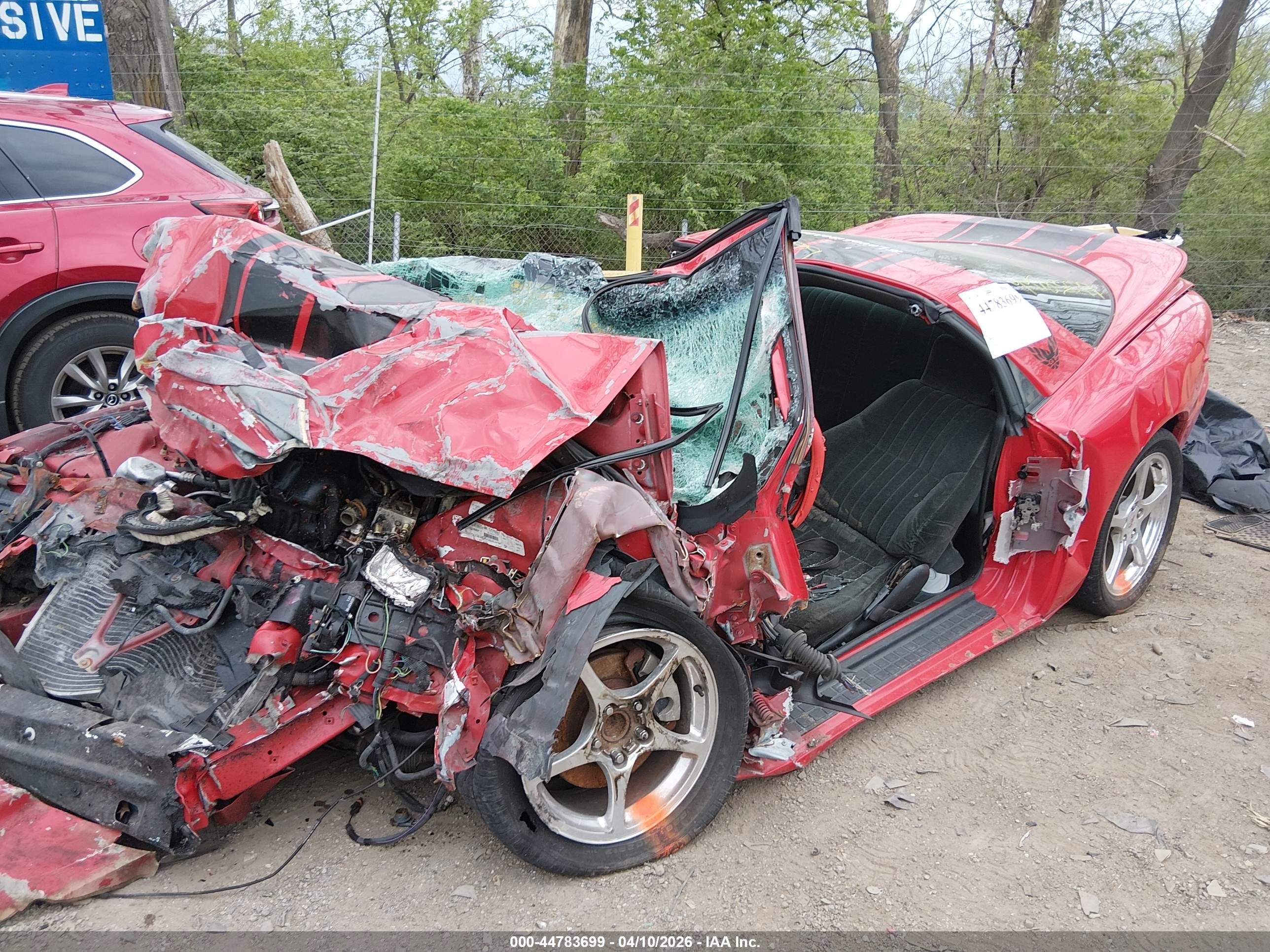 2002 Pontiac Firebird   Red vin: 2G2FS22K322117382