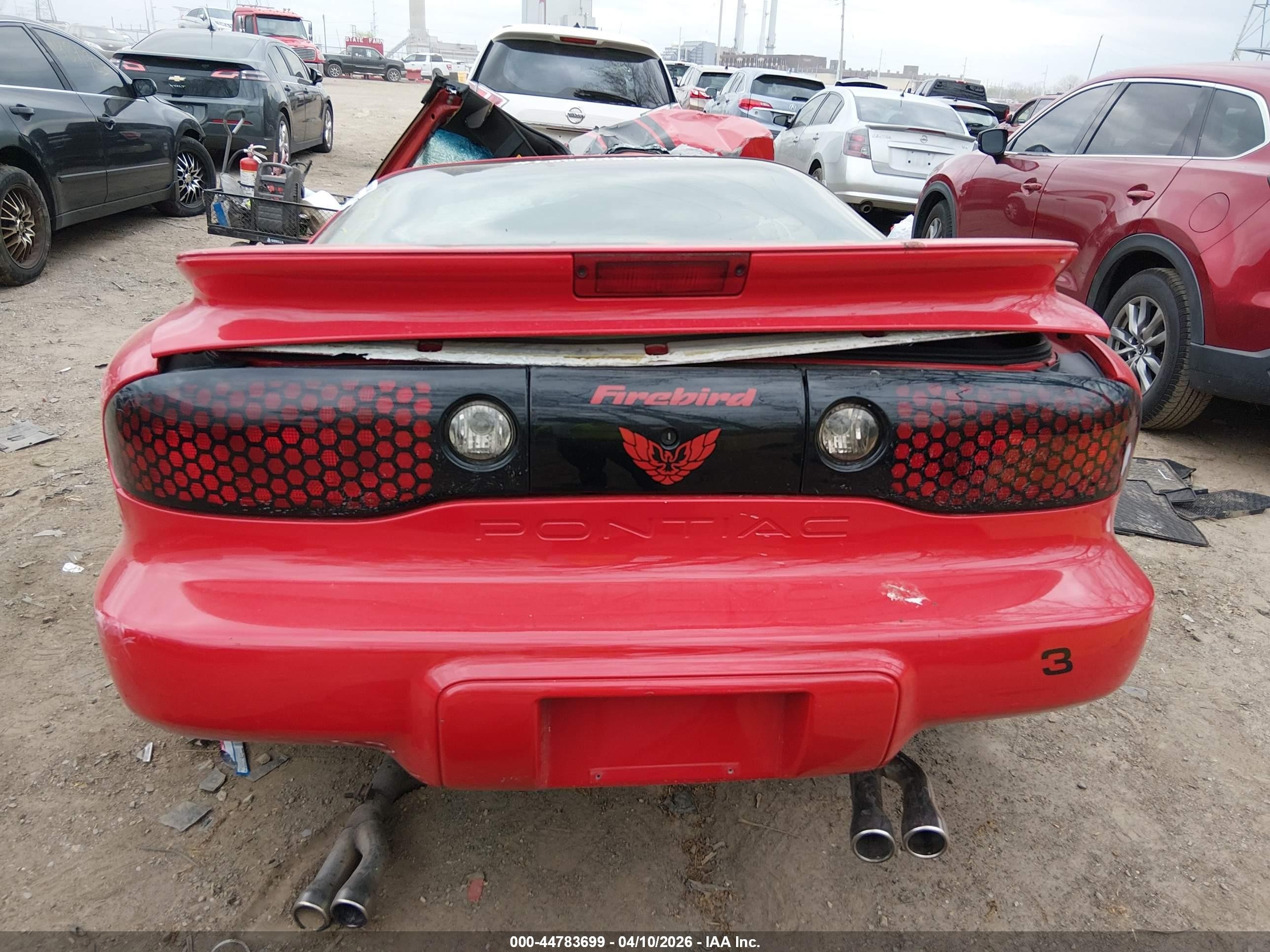 2002 Pontiac Firebird   Red vin: 2G2FS22K322117382