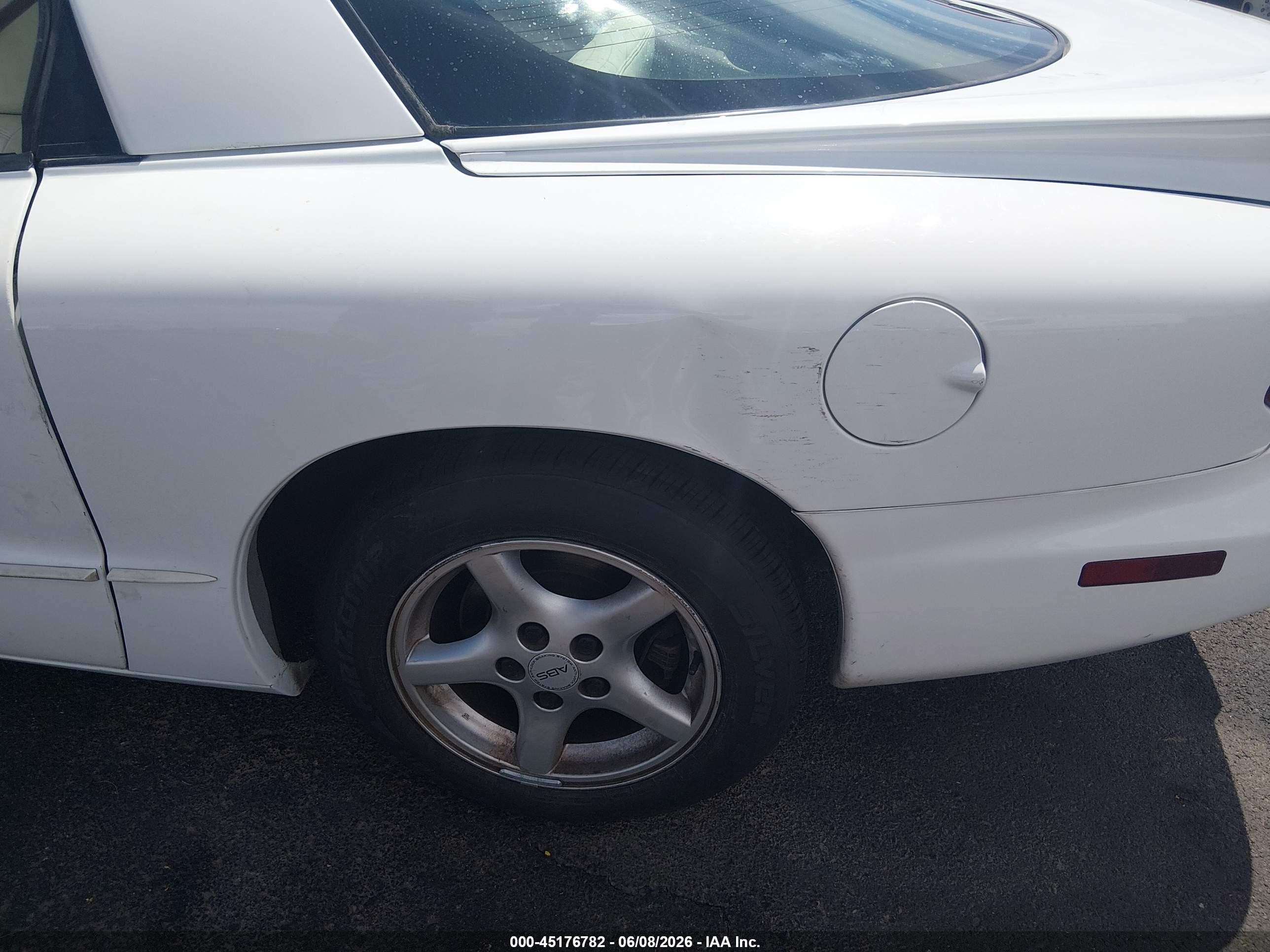1997 Pontiac Firebird   Белый vin: 2G2FS22K3V2204171