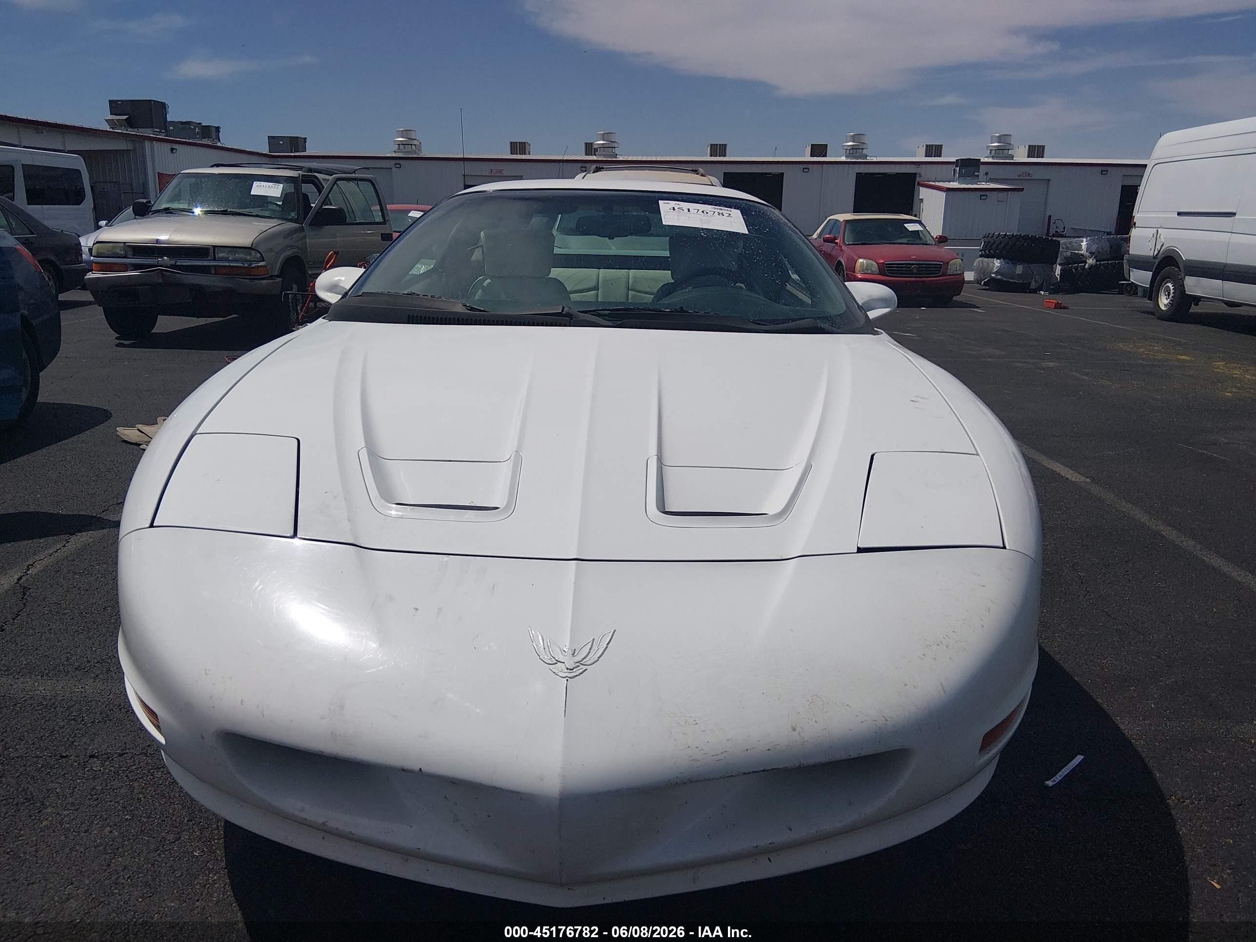 1997 Pontiac Firebird   Белый vin: 2G2FS22K3V2204171