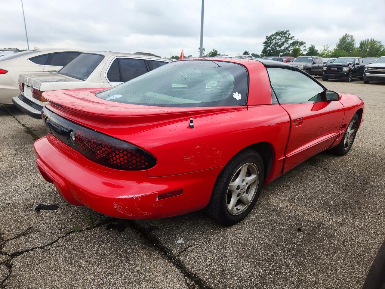 2001 Pontiac Firebird Red vin: 2G2FS22K412109936