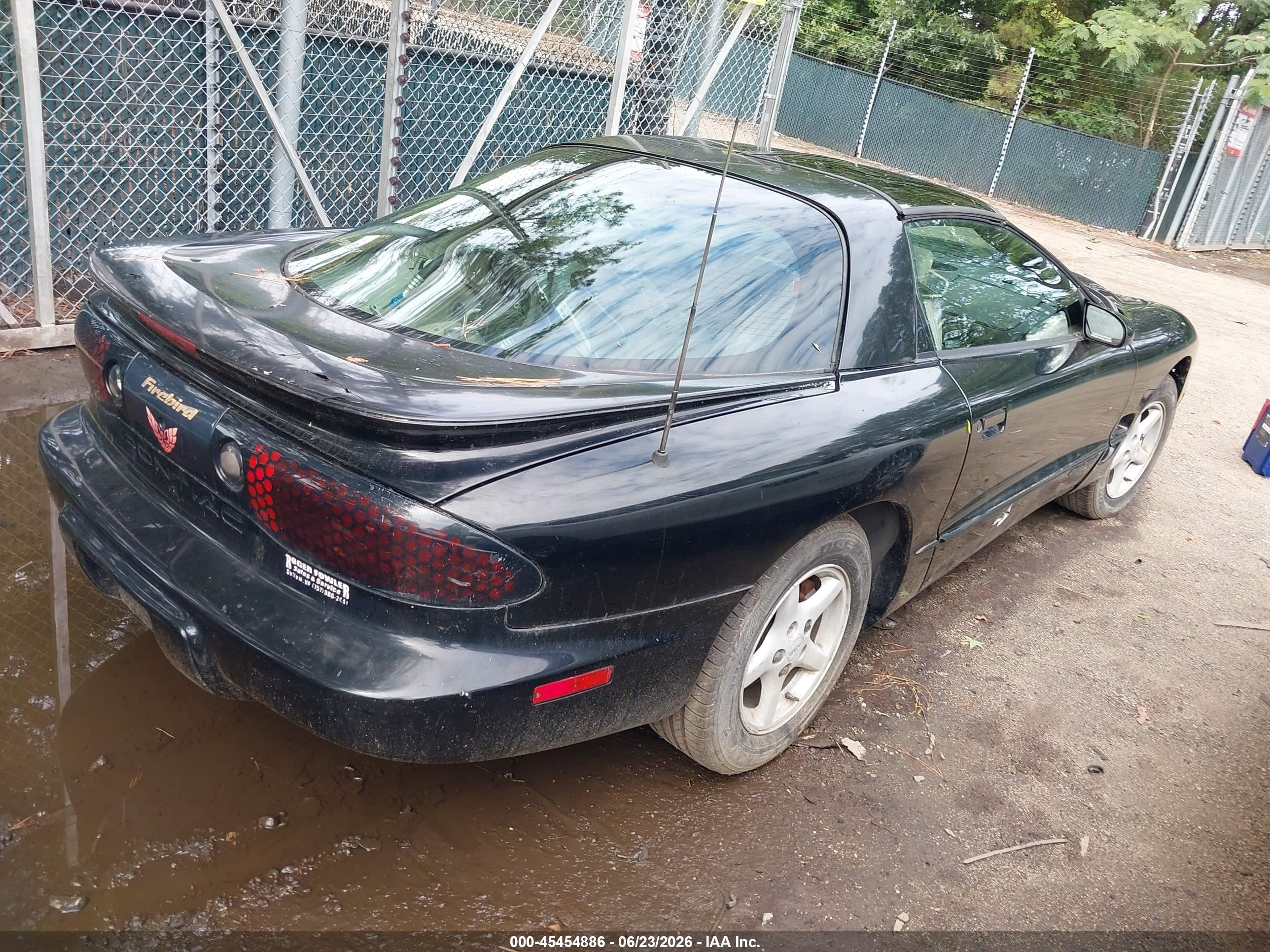2001 Pontiac Firebird   Black vin: 2G2FS22K412148655