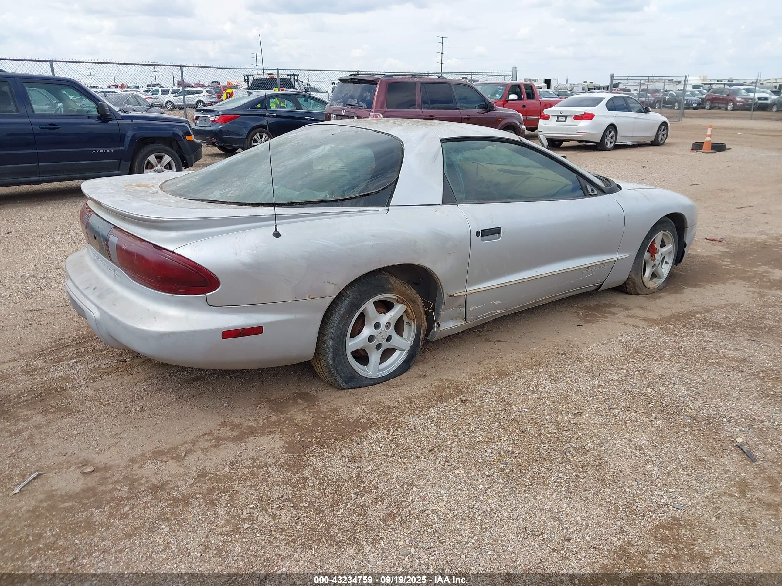 1997 Pontiac Firebird   Silver vin: 2G2FS22K4V2215146