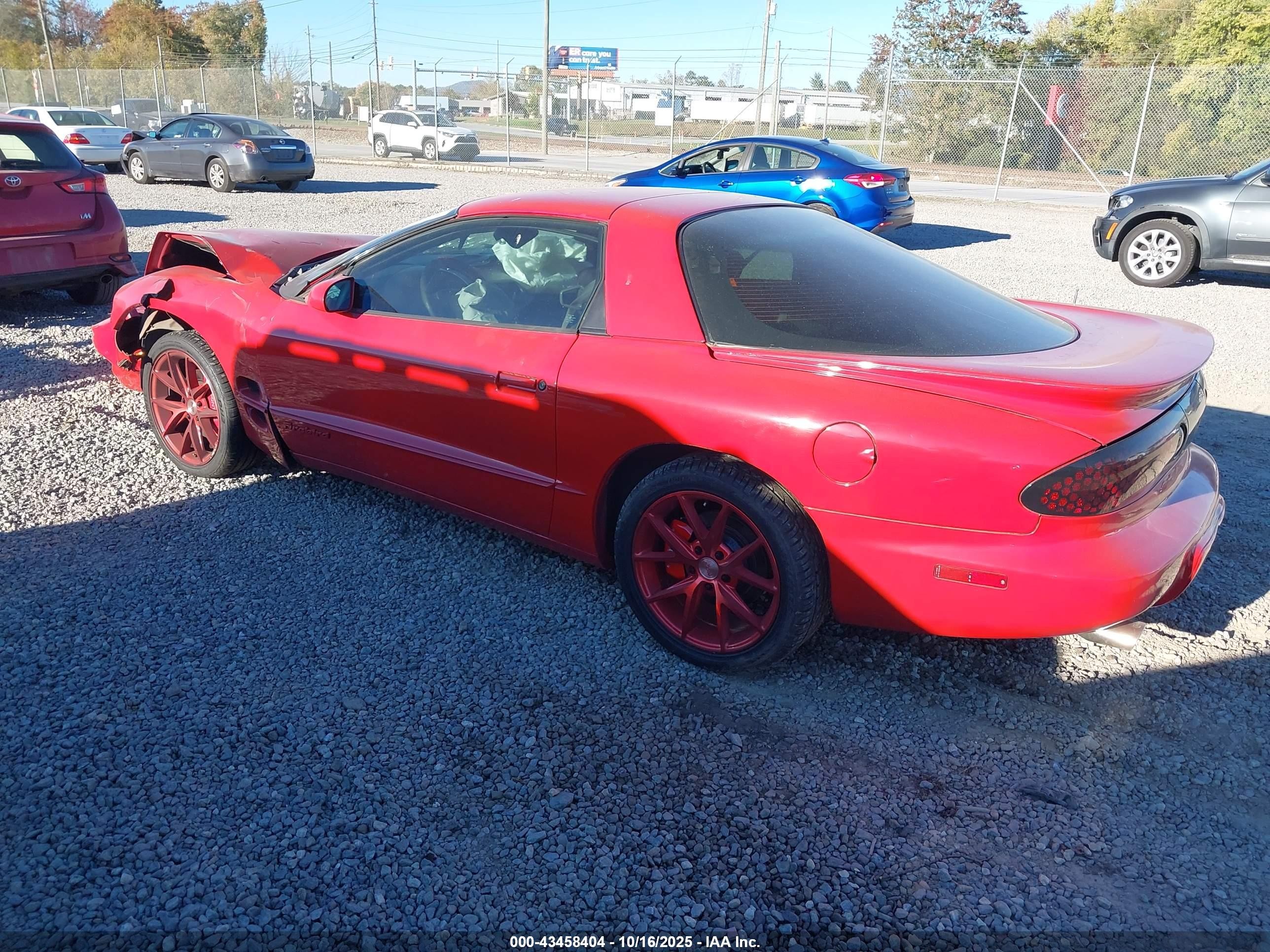 1998 Pontiac Firebird   Red vin: 2G2FS22K4W2204570