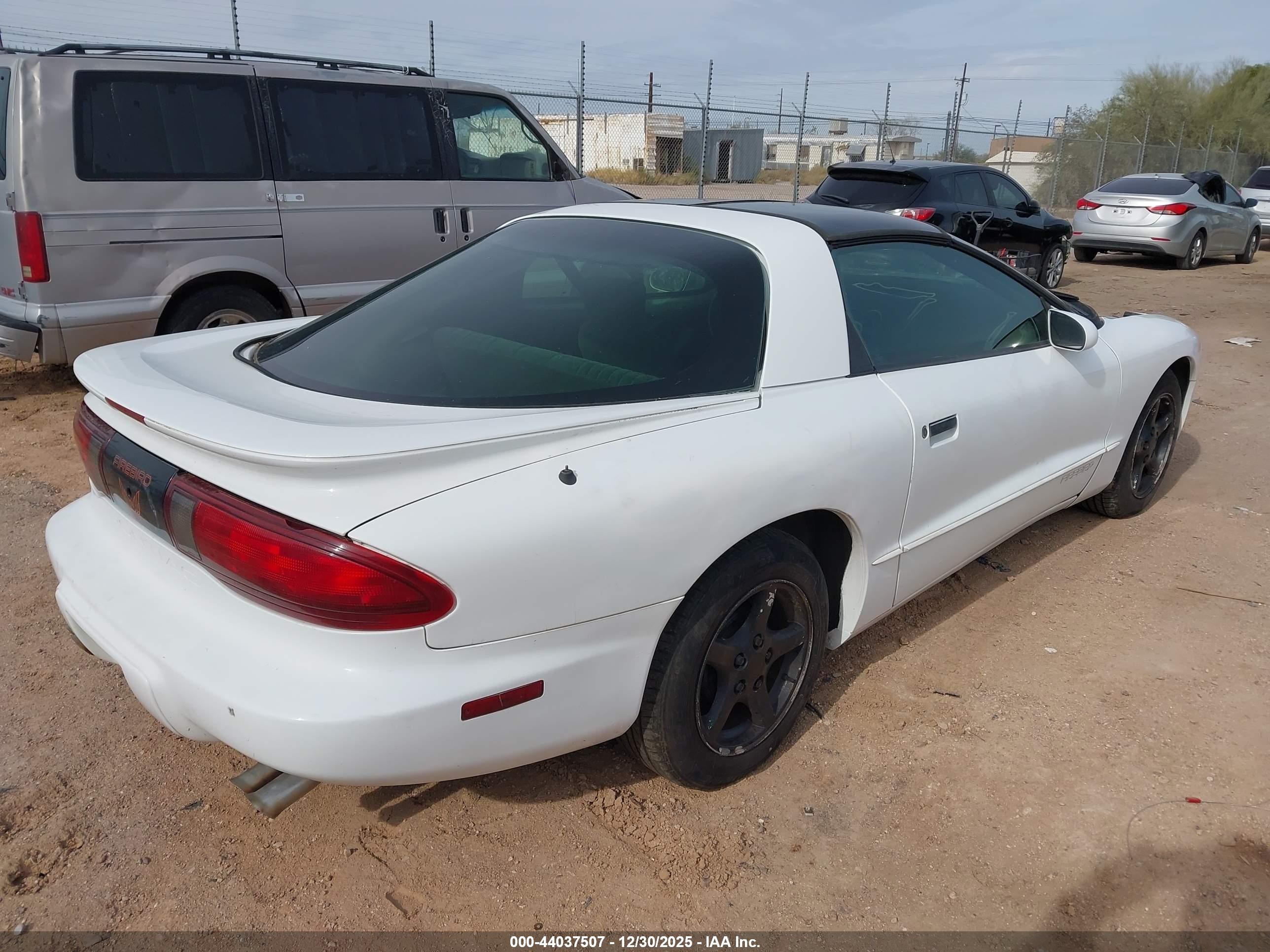 1997 Pontiac Firebird   White vin: 2G2FS22K5V2222834