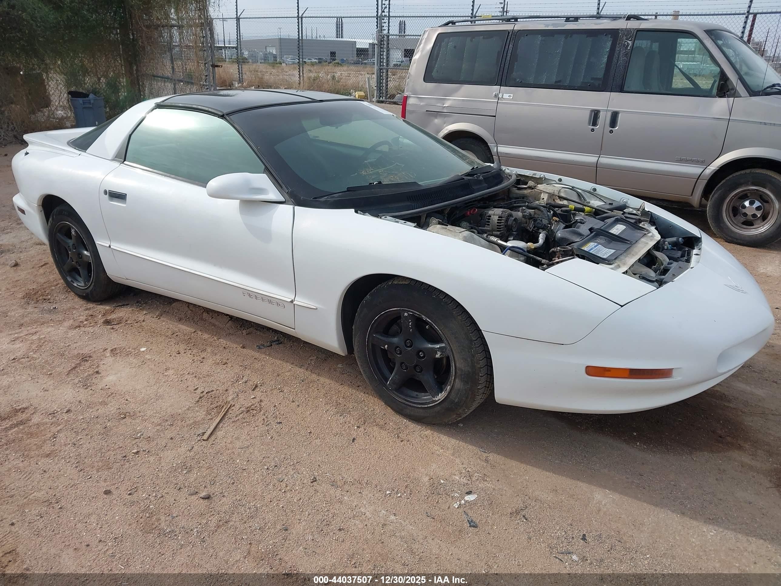 1997 Pontiac Firebird   White vin: 2G2FS22K5V2222834