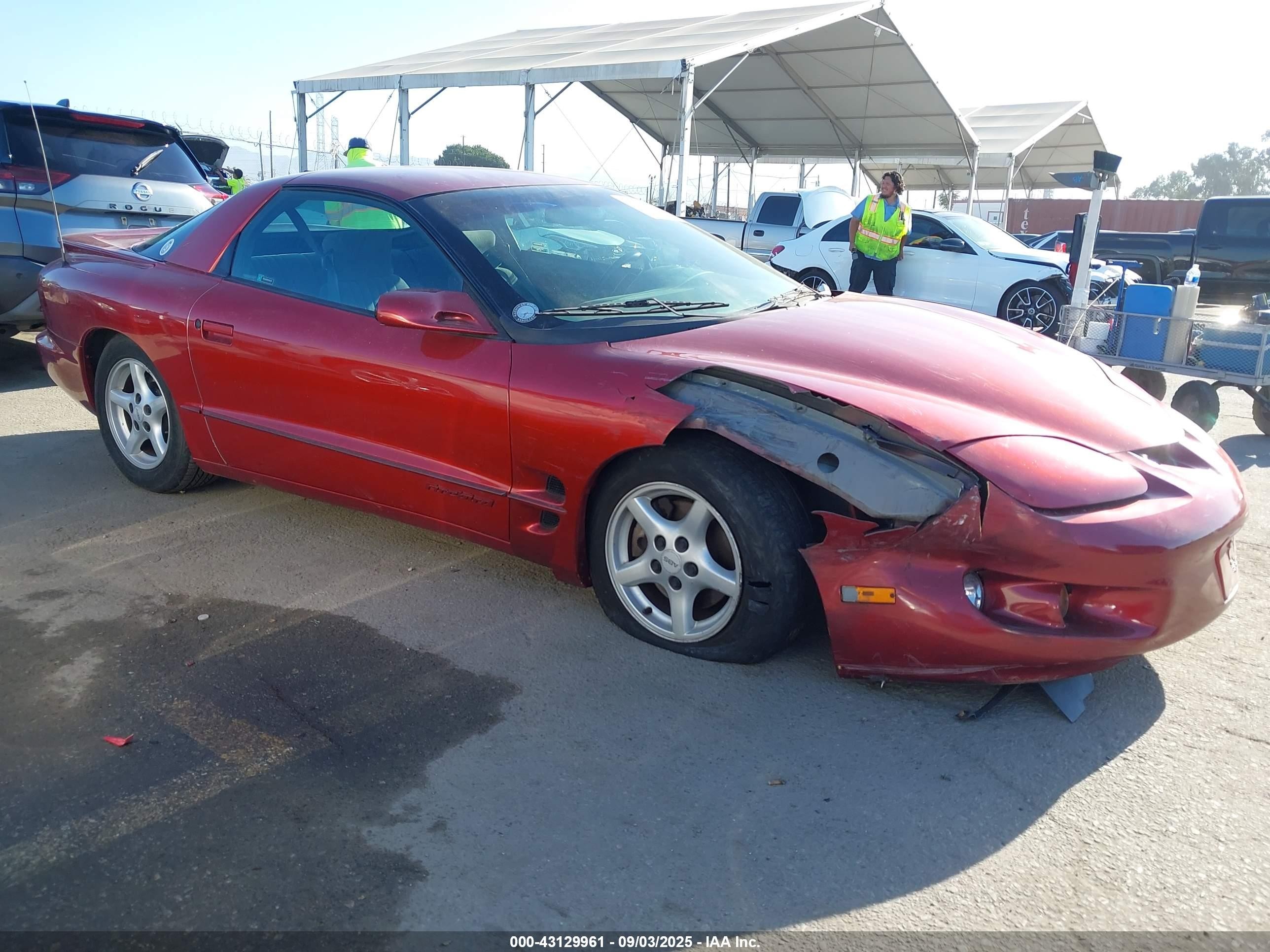 1998 Pontiac Firebird   Red vin: 2G2FS22K5W2219756
