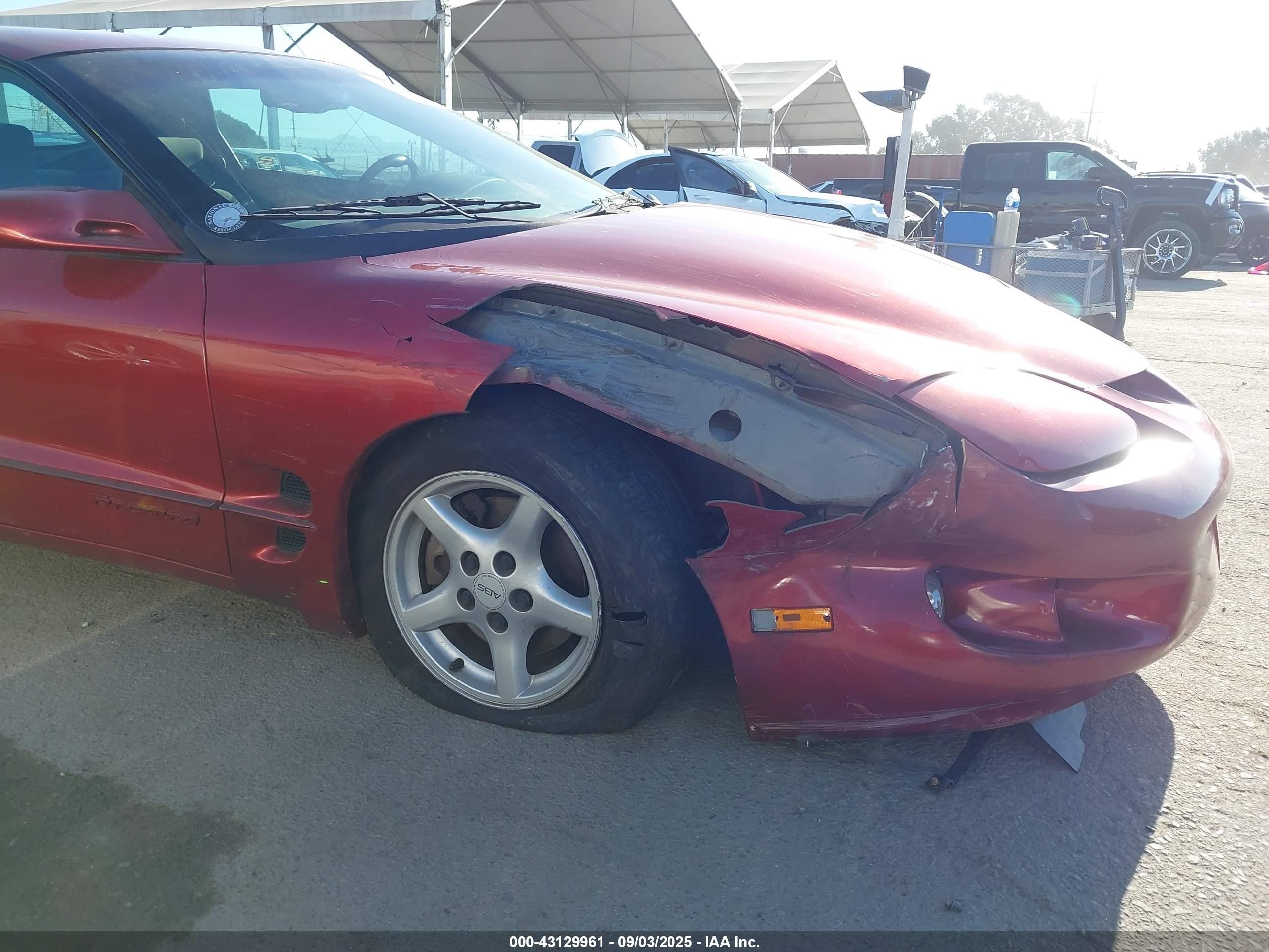 1998 Pontiac Firebird   Red vin: 2G2FS22K5W2219756