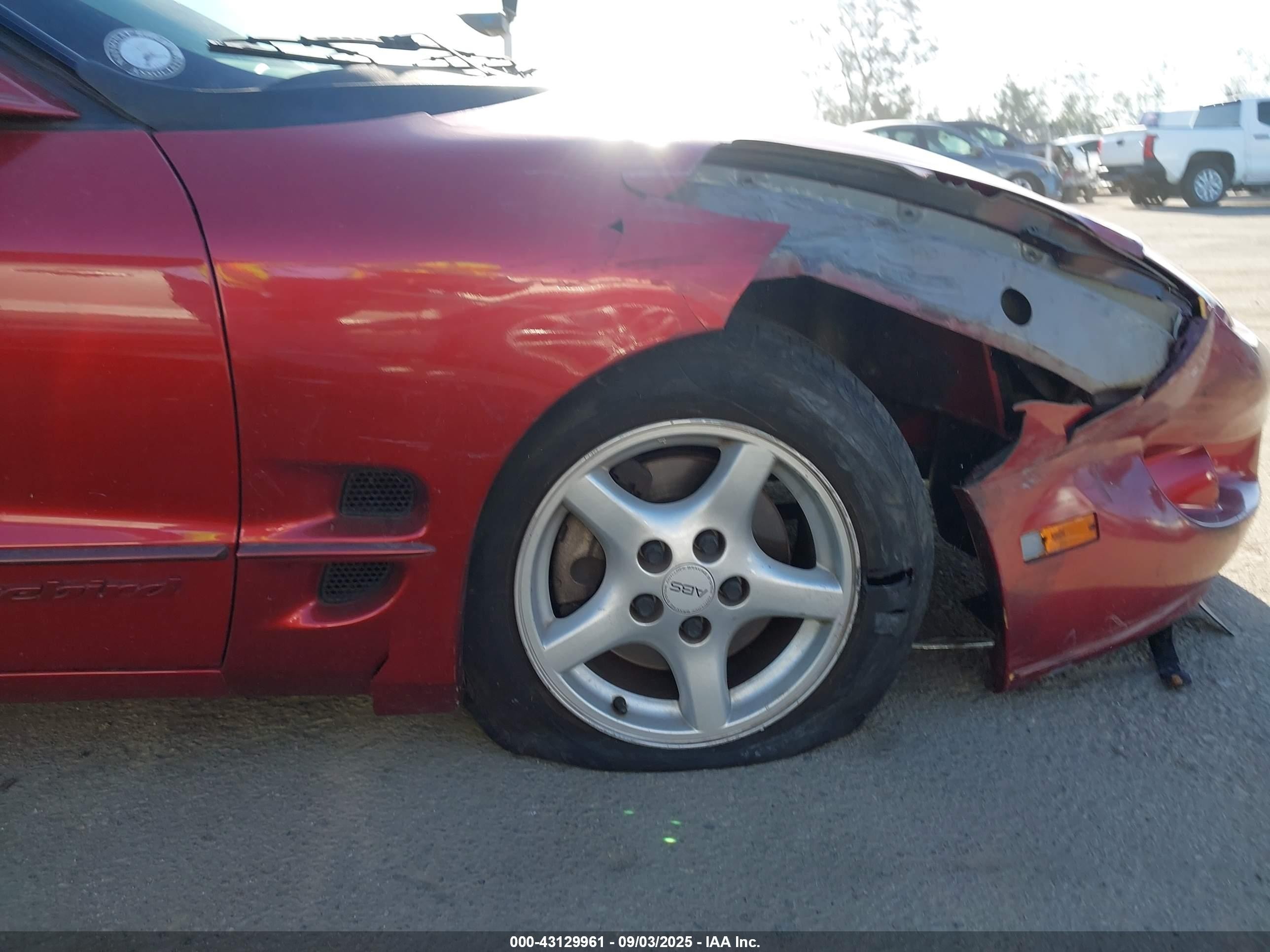 1998 Pontiac Firebird   Red vin: 2G2FS22K5W2219756