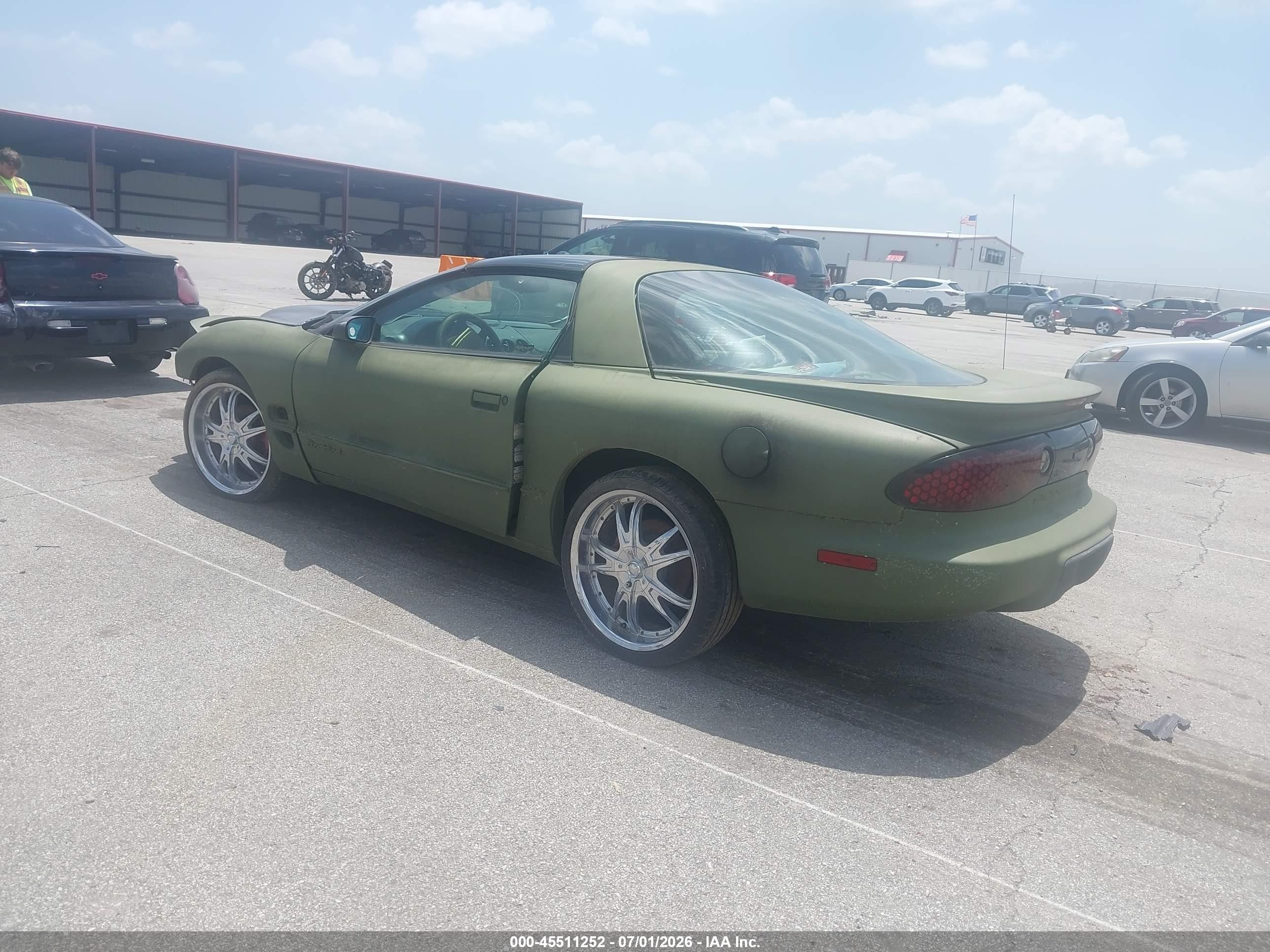 1998 Pontiac Firebird   Green vin: 2G2FS22K5W2229204