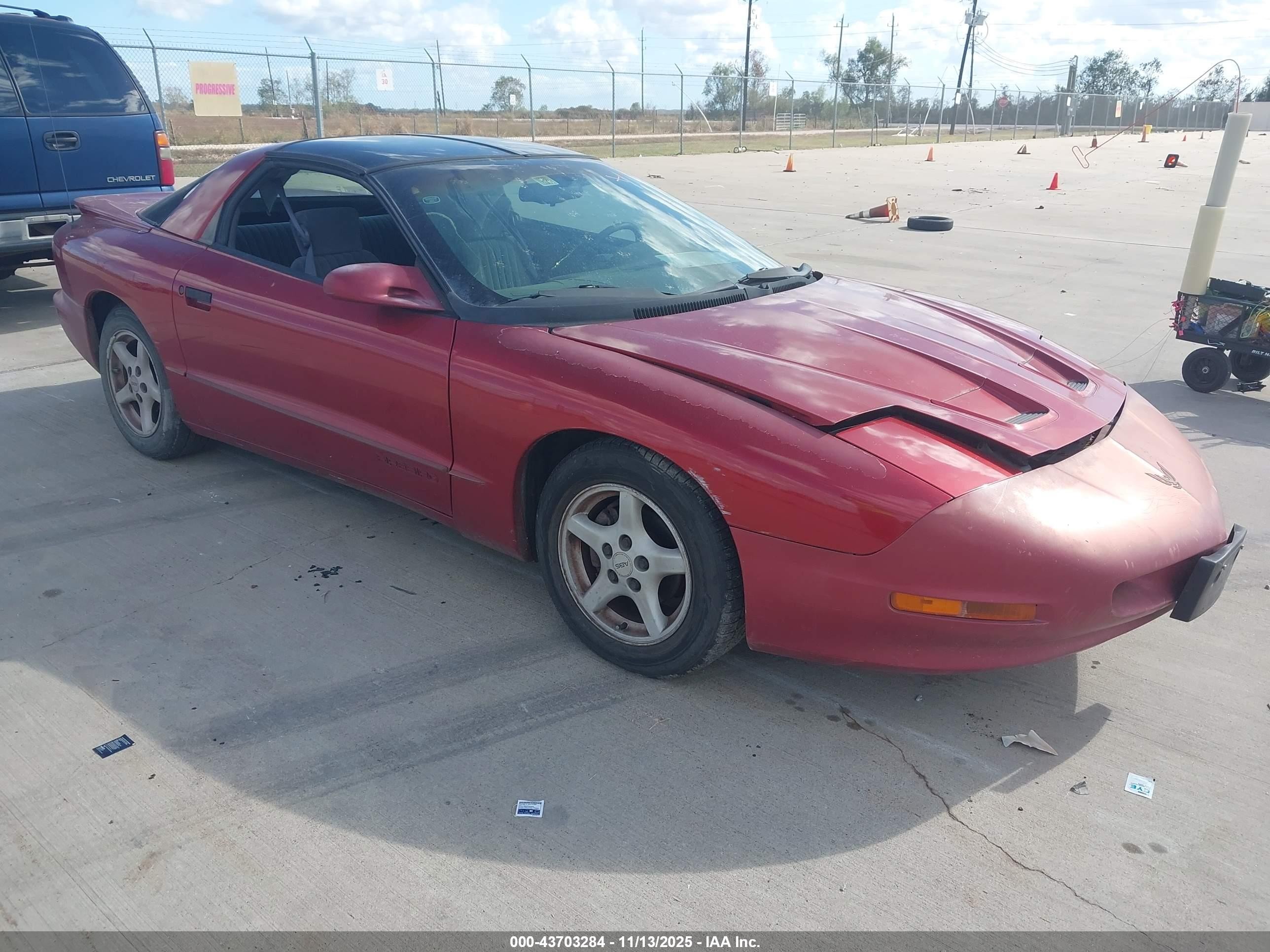 1997 Pontiac Firebird   Красный vin: 2G2FS22K6V2216461