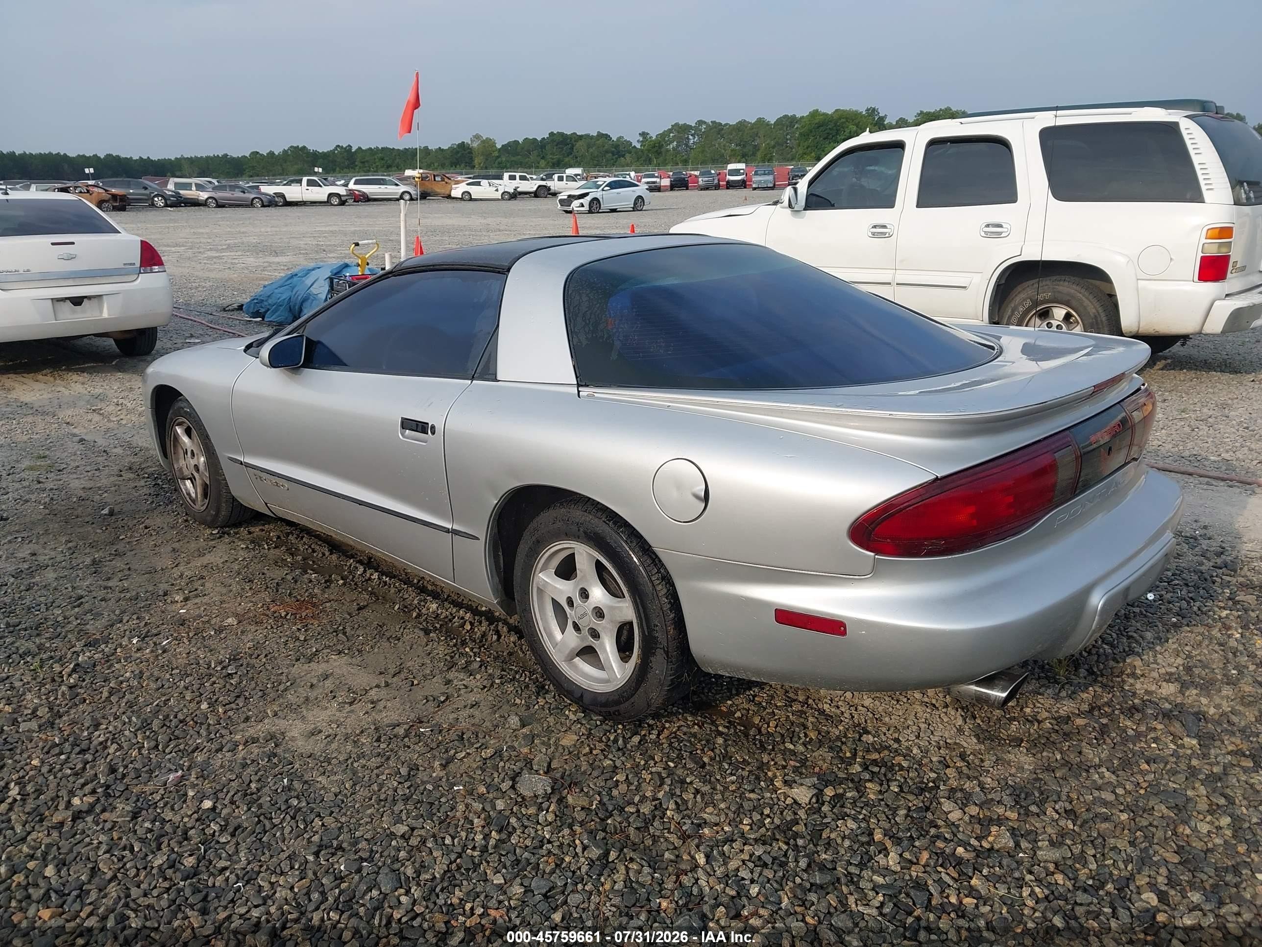1997 Pontiac Firebird   Серебряный vin: 2G2FS22K7V2201919