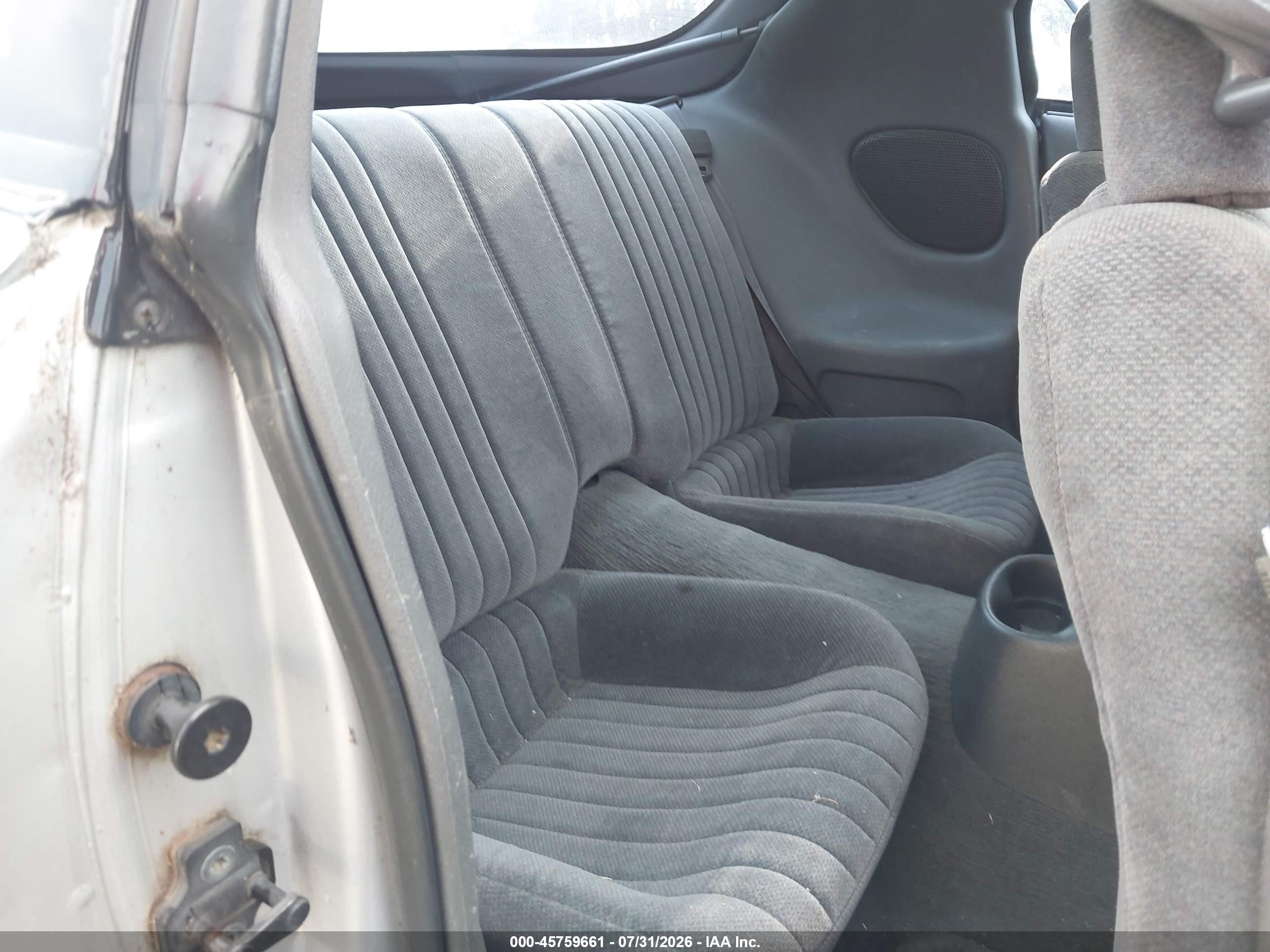 1997 Pontiac Firebird   Серебряный vin: 2G2FS22K7V2201919