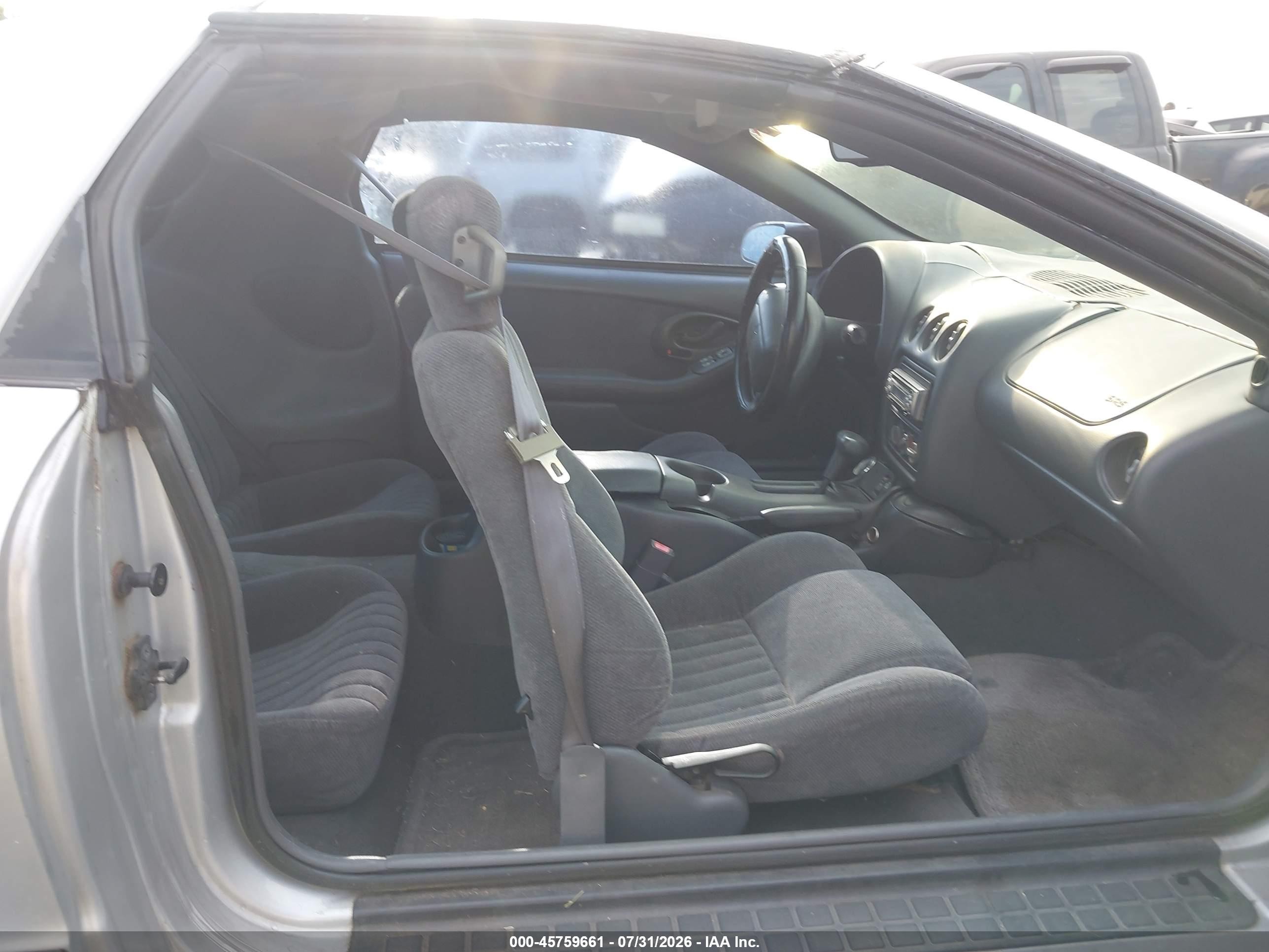 1997 Pontiac Firebird   Серебряный vin: 2G2FS22K7V2201919